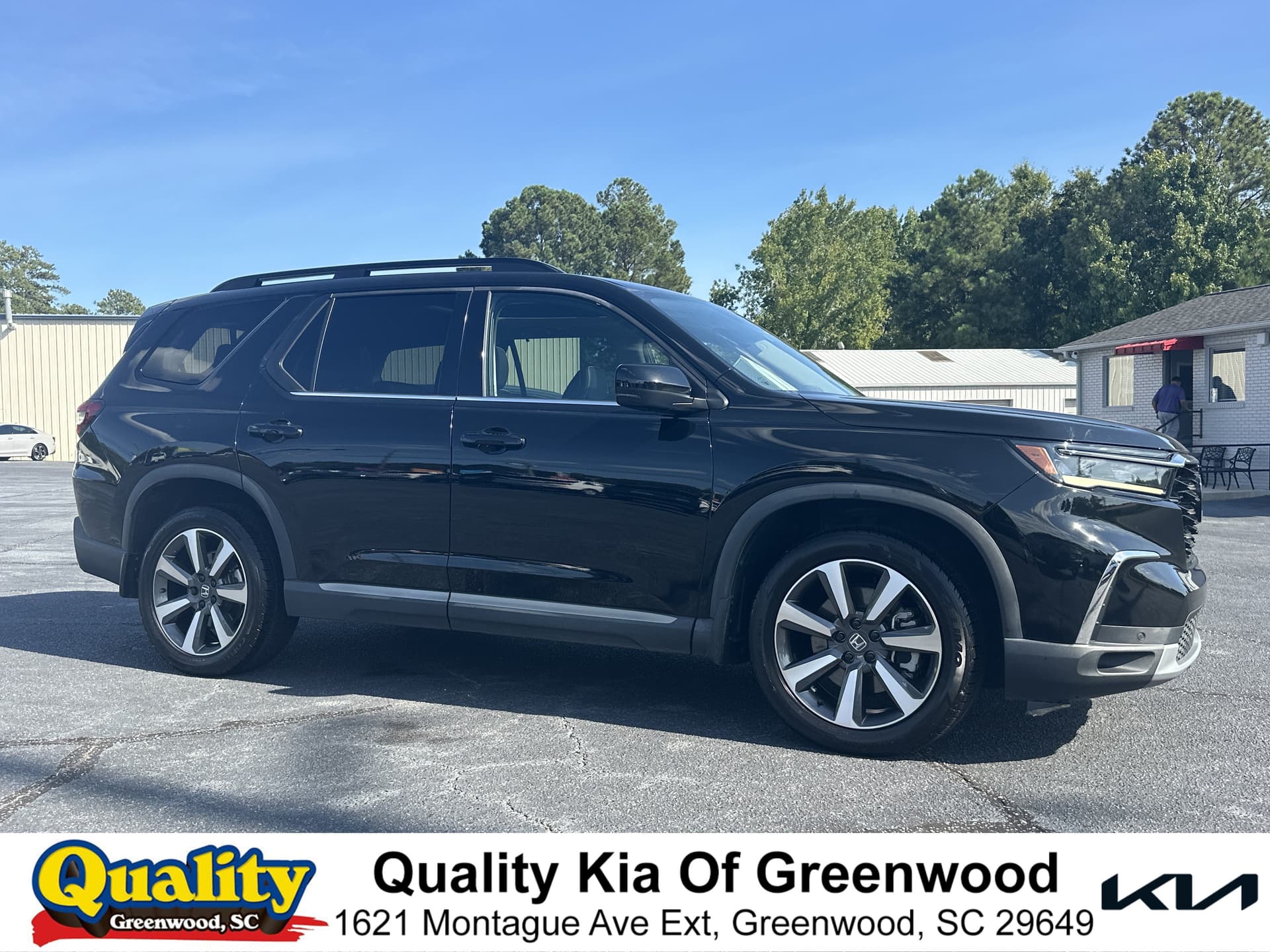 2023 Honda Pilot Elite — photo 1 of 31