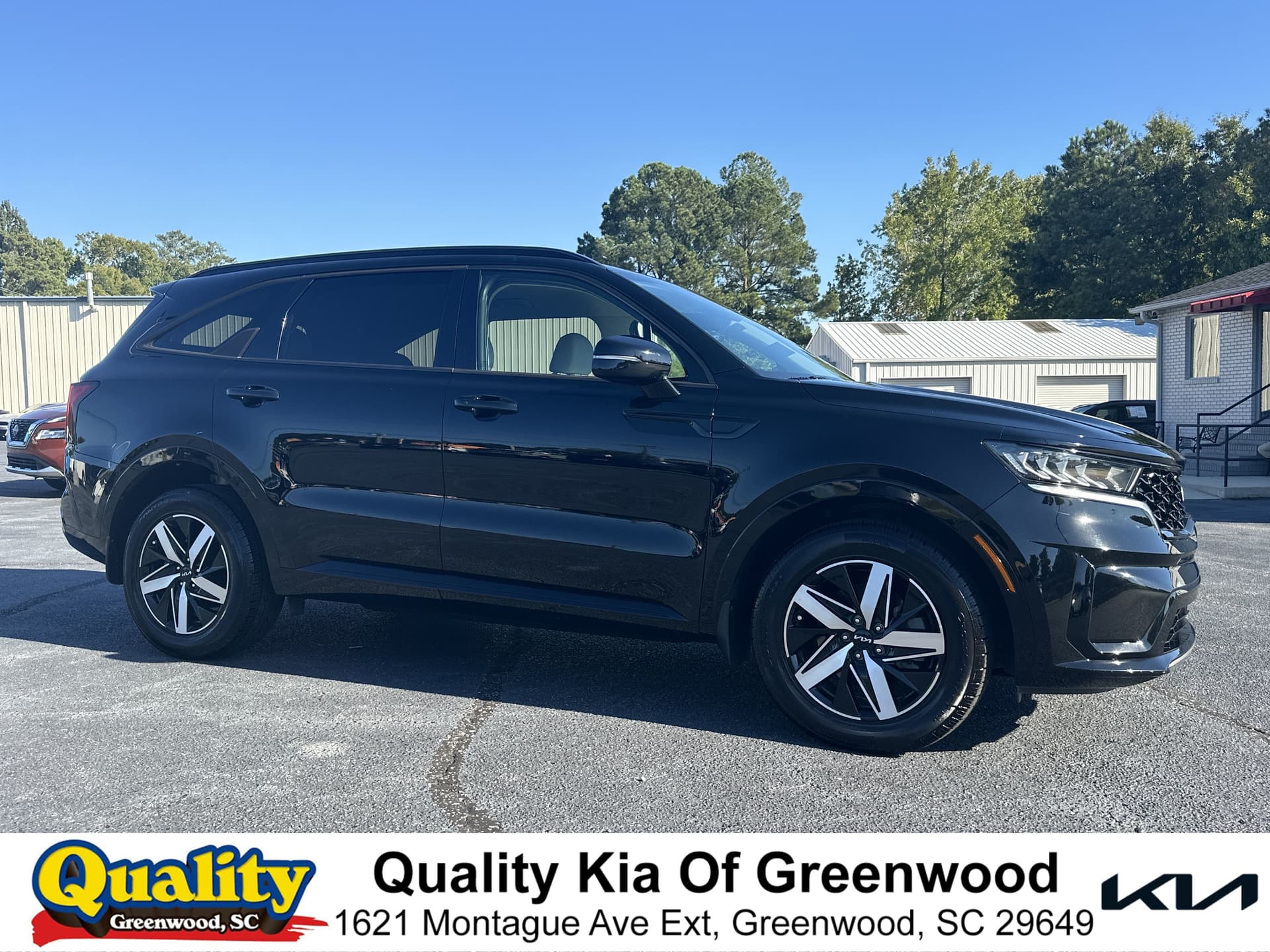 2022 Kia Sorento S — photo 1 of 28