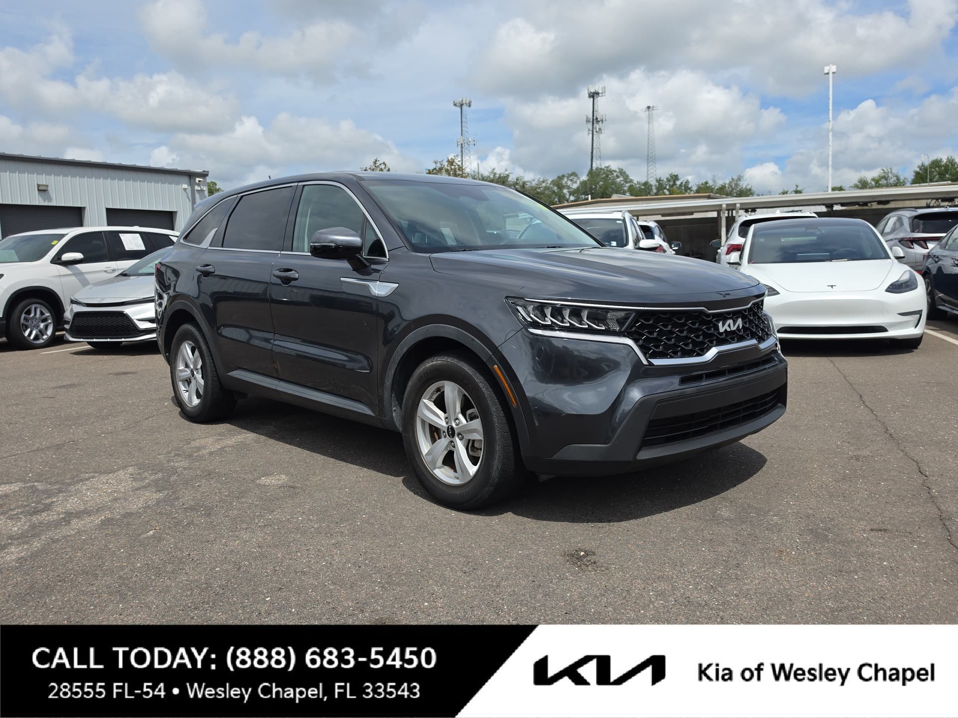 2023 Kia Sorento LX — photo 1 of 28