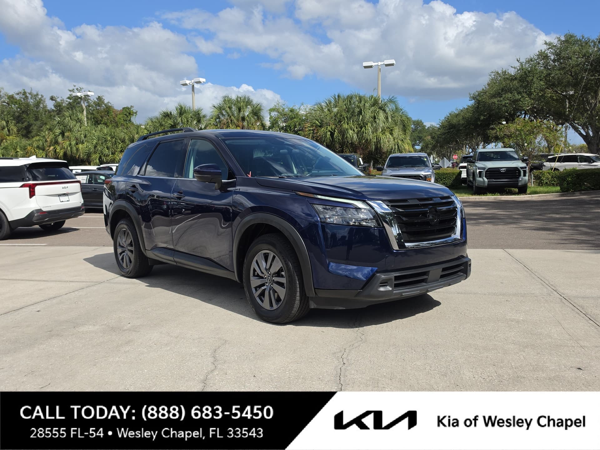 2024 Nissan Pathfinder SV — photo 1 of 32