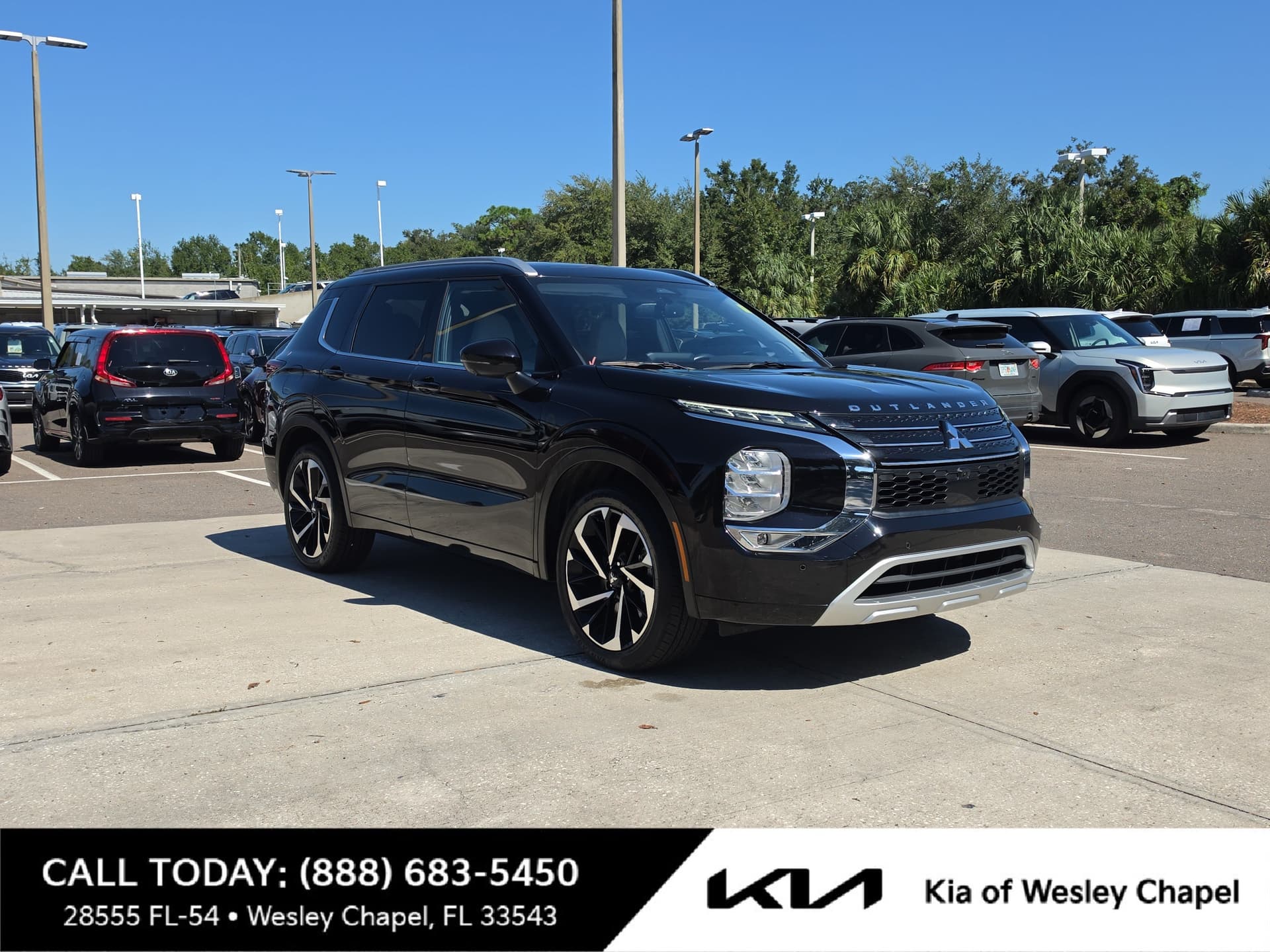 2024 Mitsubishi Outlander SEL Black Edition — photo 1 of 33