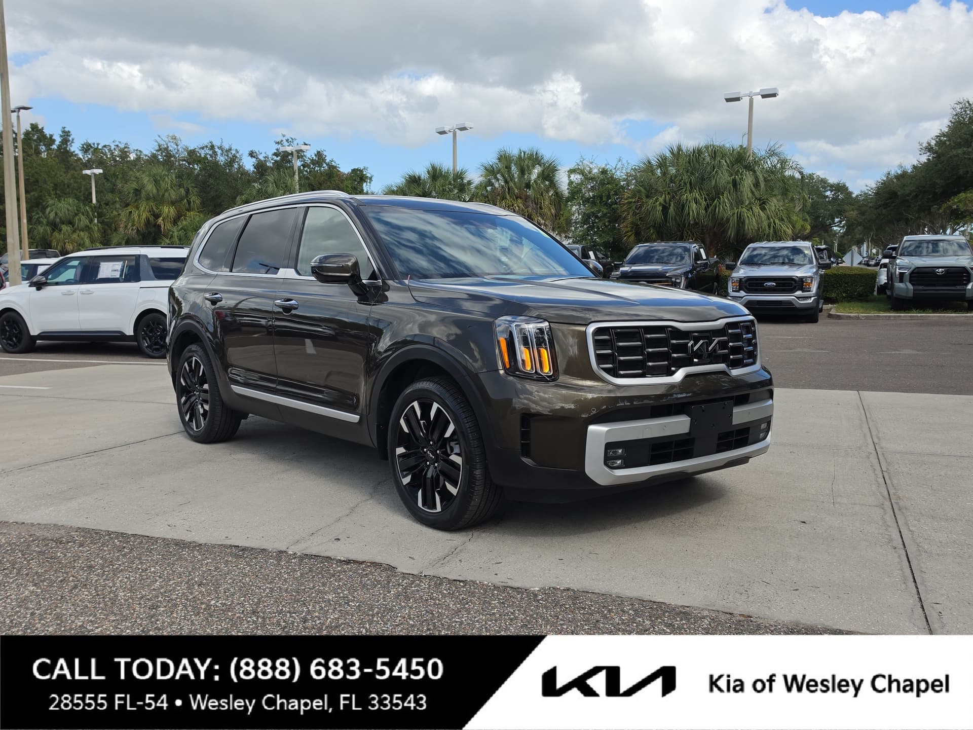 2024 Kia Telluride SX — photo 1 of 35