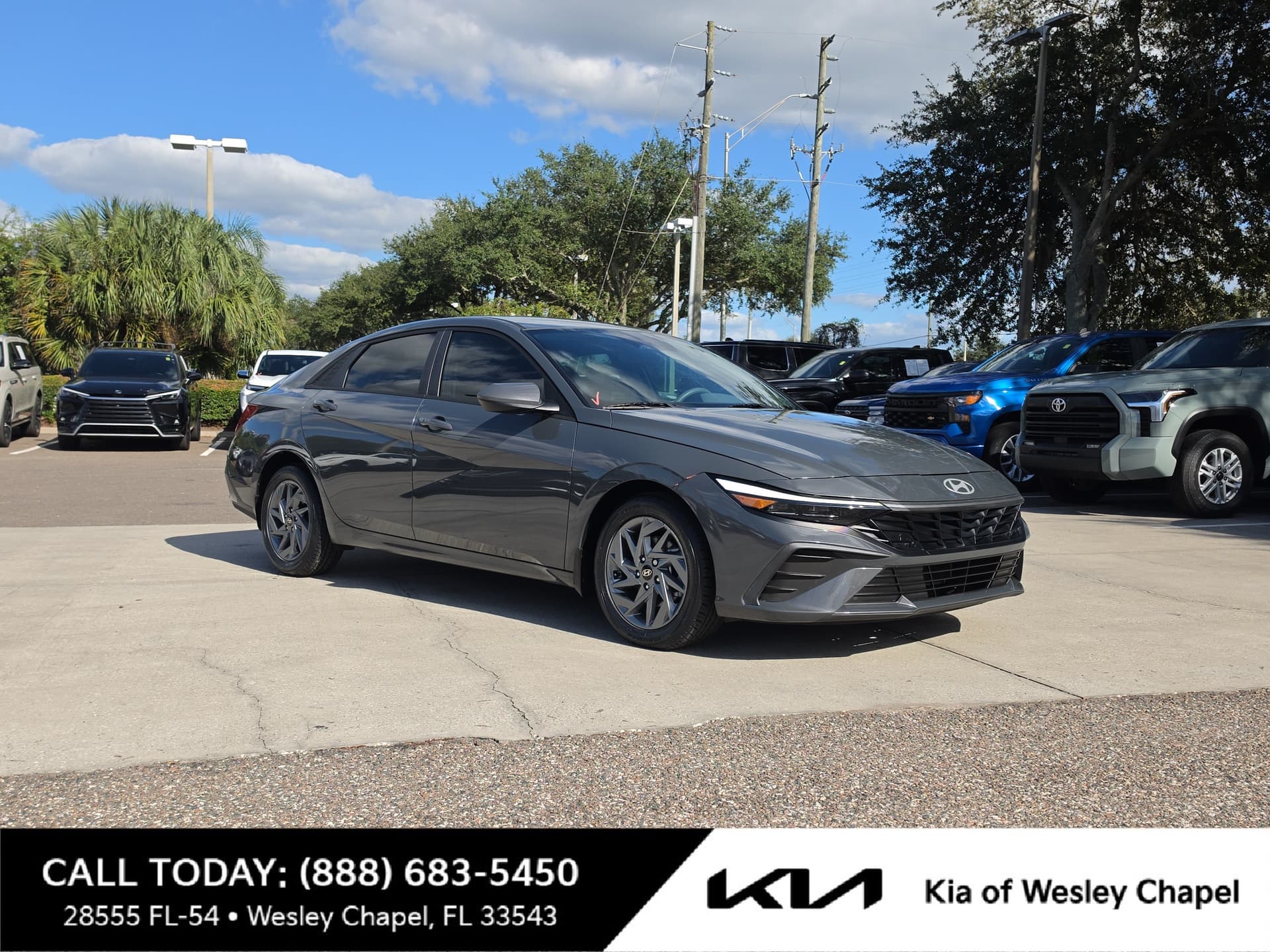 2024 Hyundai Elantra SEL — photo 1 of 30