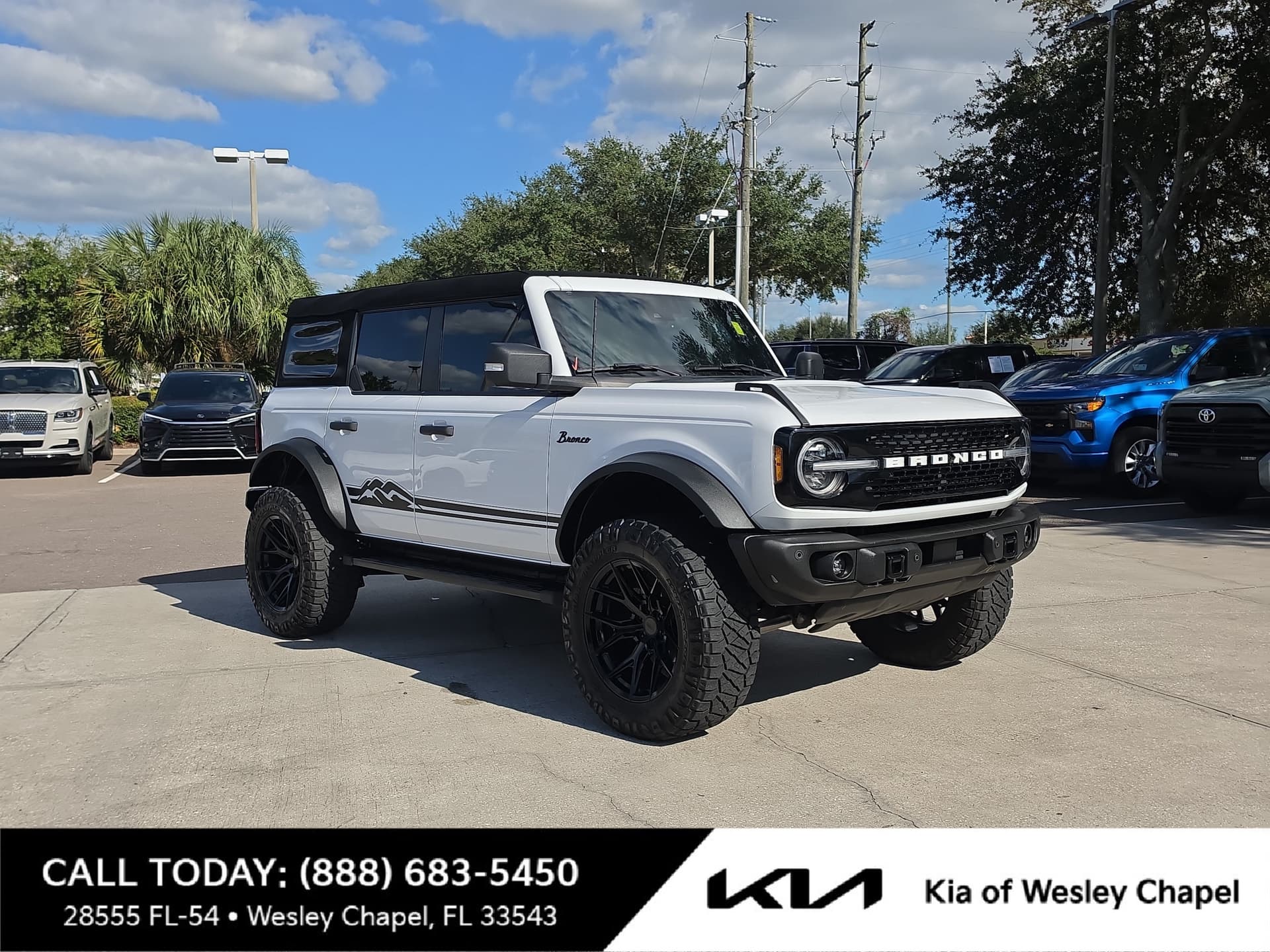 2023 Ford Bronco Badlands — photo 1 of 31