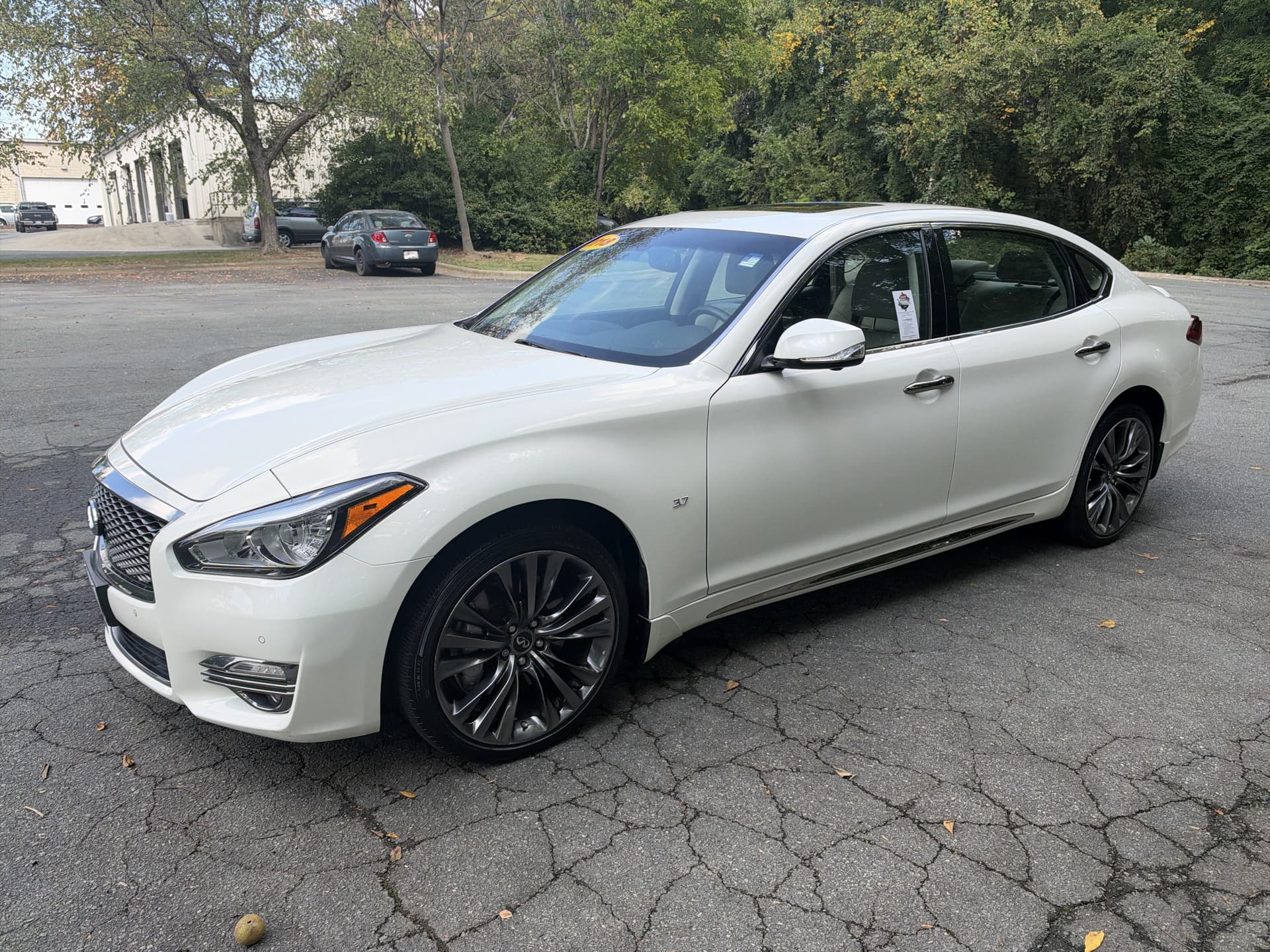 2018 INFINITI Q70L 3.7 LUXE — photo 1 of 23