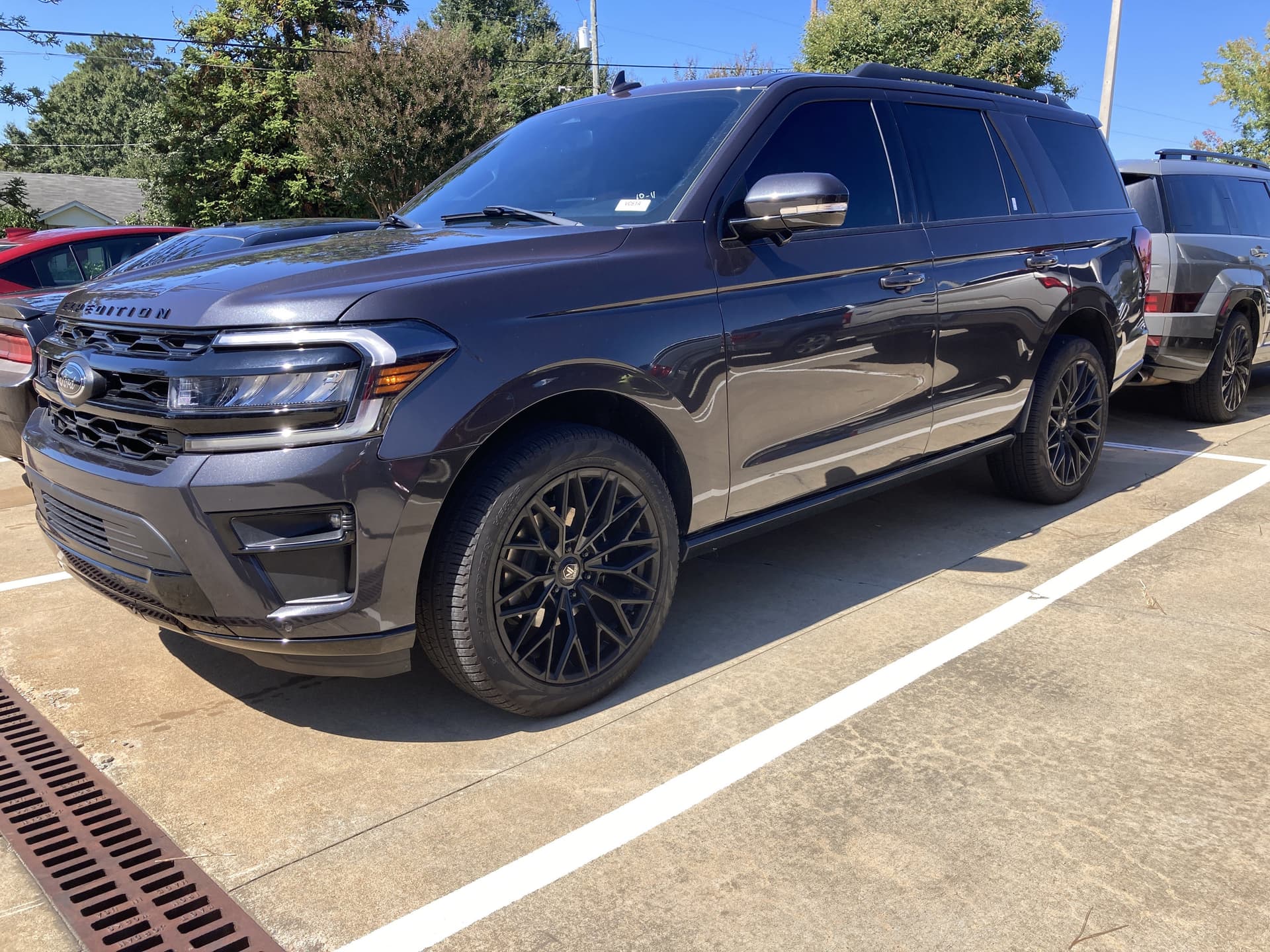 2024 Ford Expedition Limited — photo 1 of 5