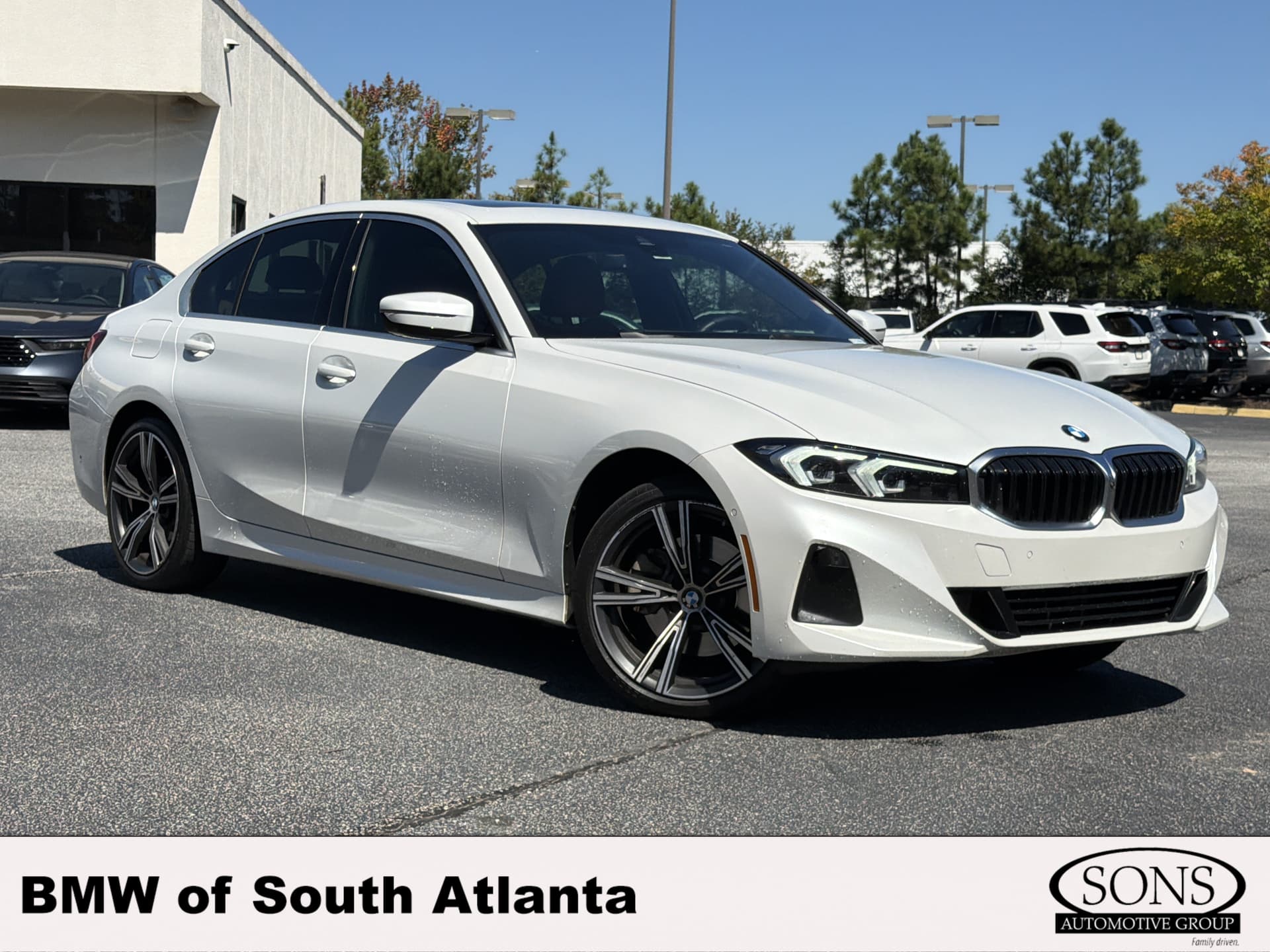 2024 BMW 3 Series 330i — photo 1 of 32