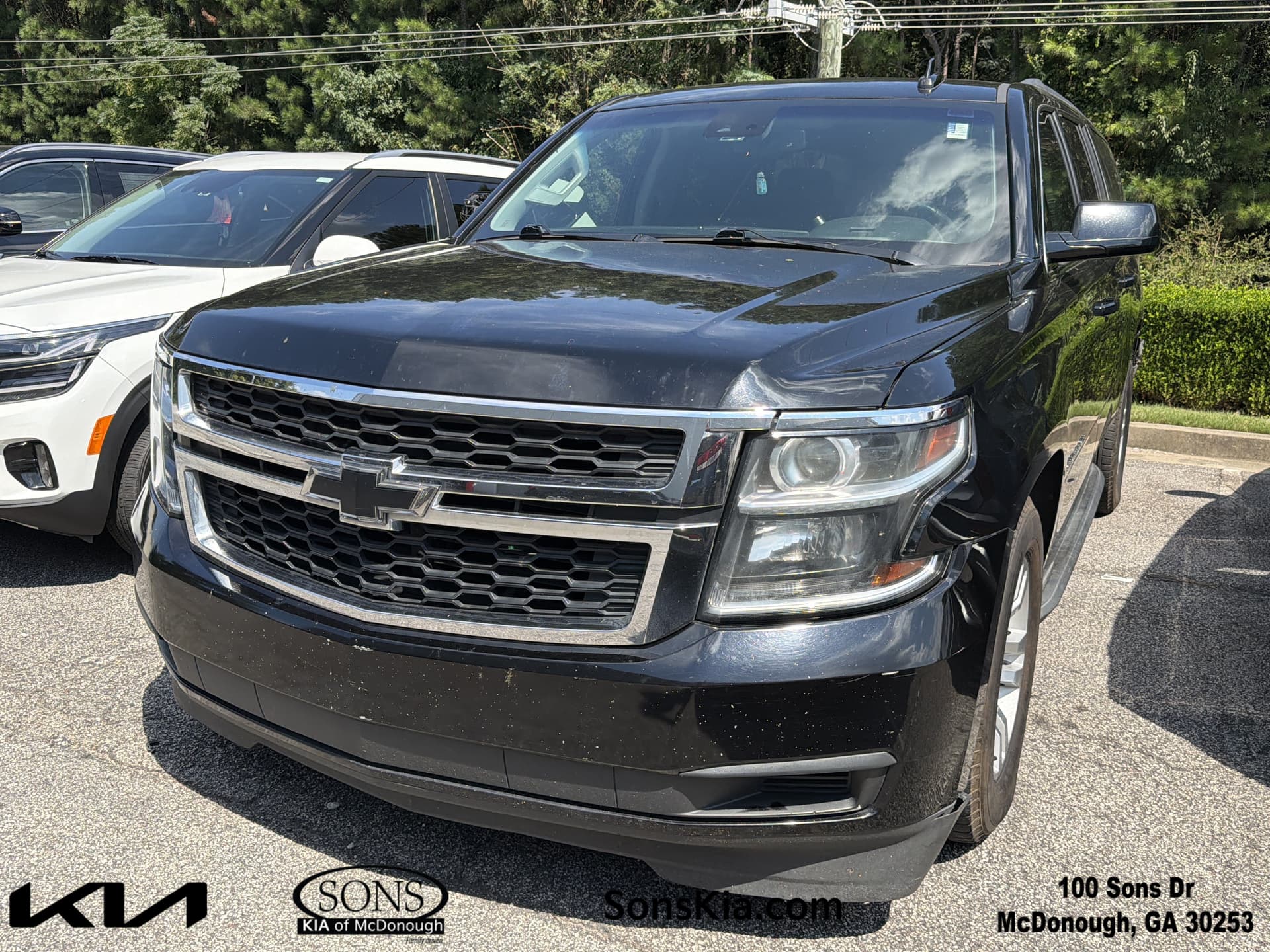 2020 Chevrolet Suburban LT — photo 1 of 6