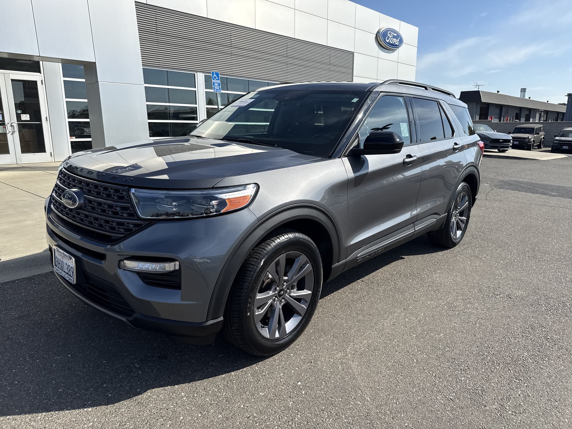 2023 Ford Explorer XLT — photo 1 of 24