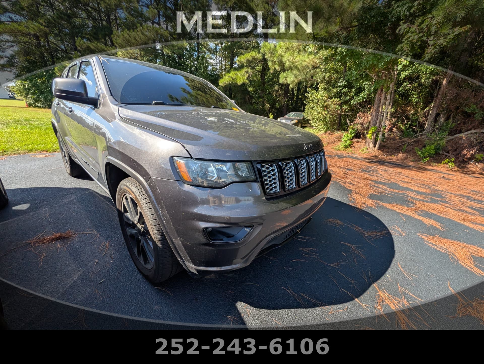 2019 Jeep Grand Cherokee Altitude — photo 1 of 13
