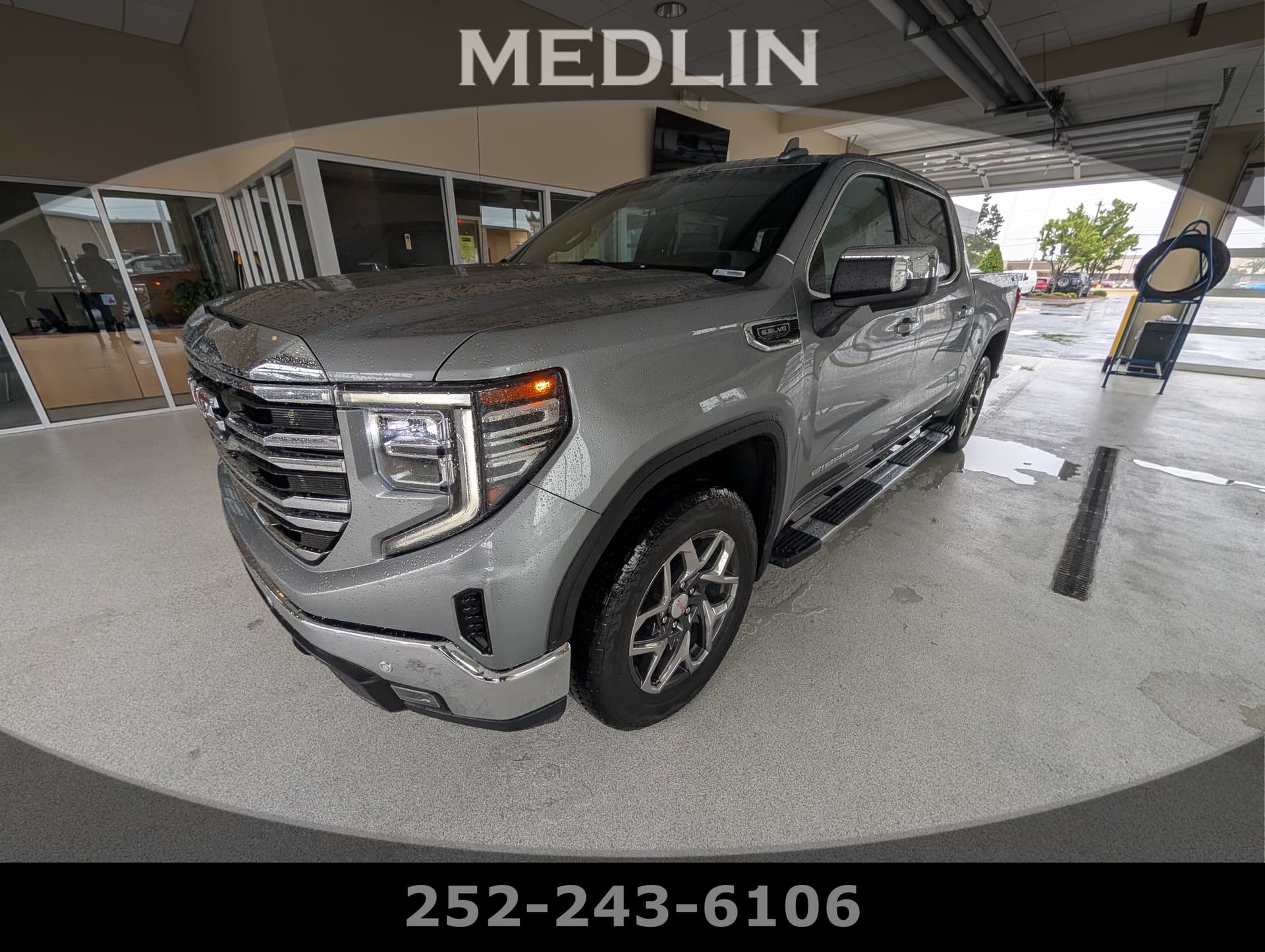 2025 GMC Sierra 1500 SLT — photo 1 of 18