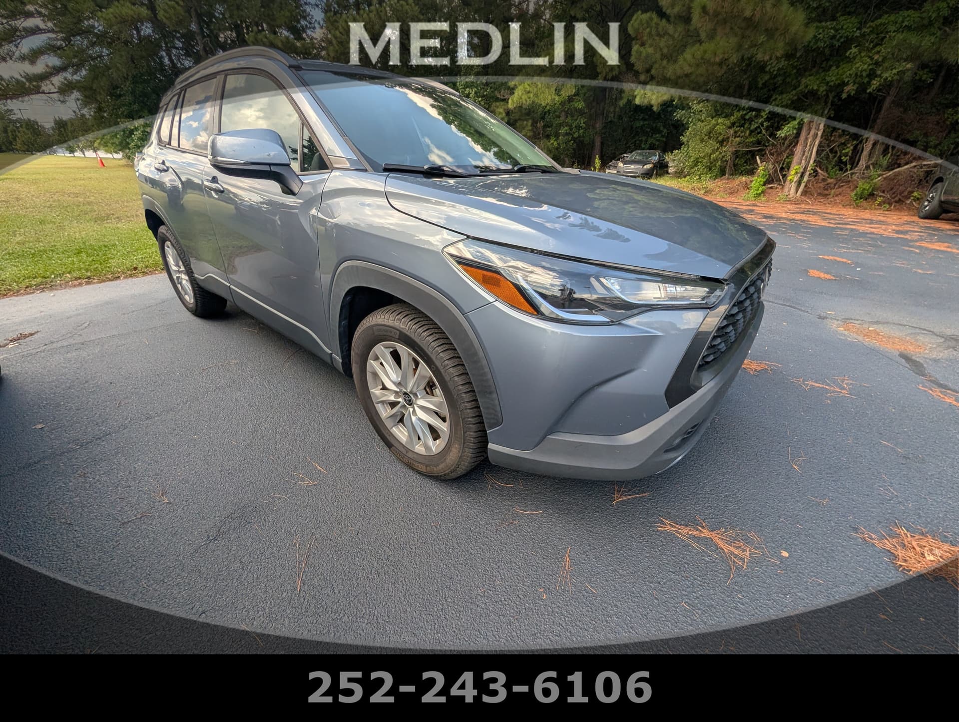 2022 Toyota Corolla Cross LE — photo 1 of 12