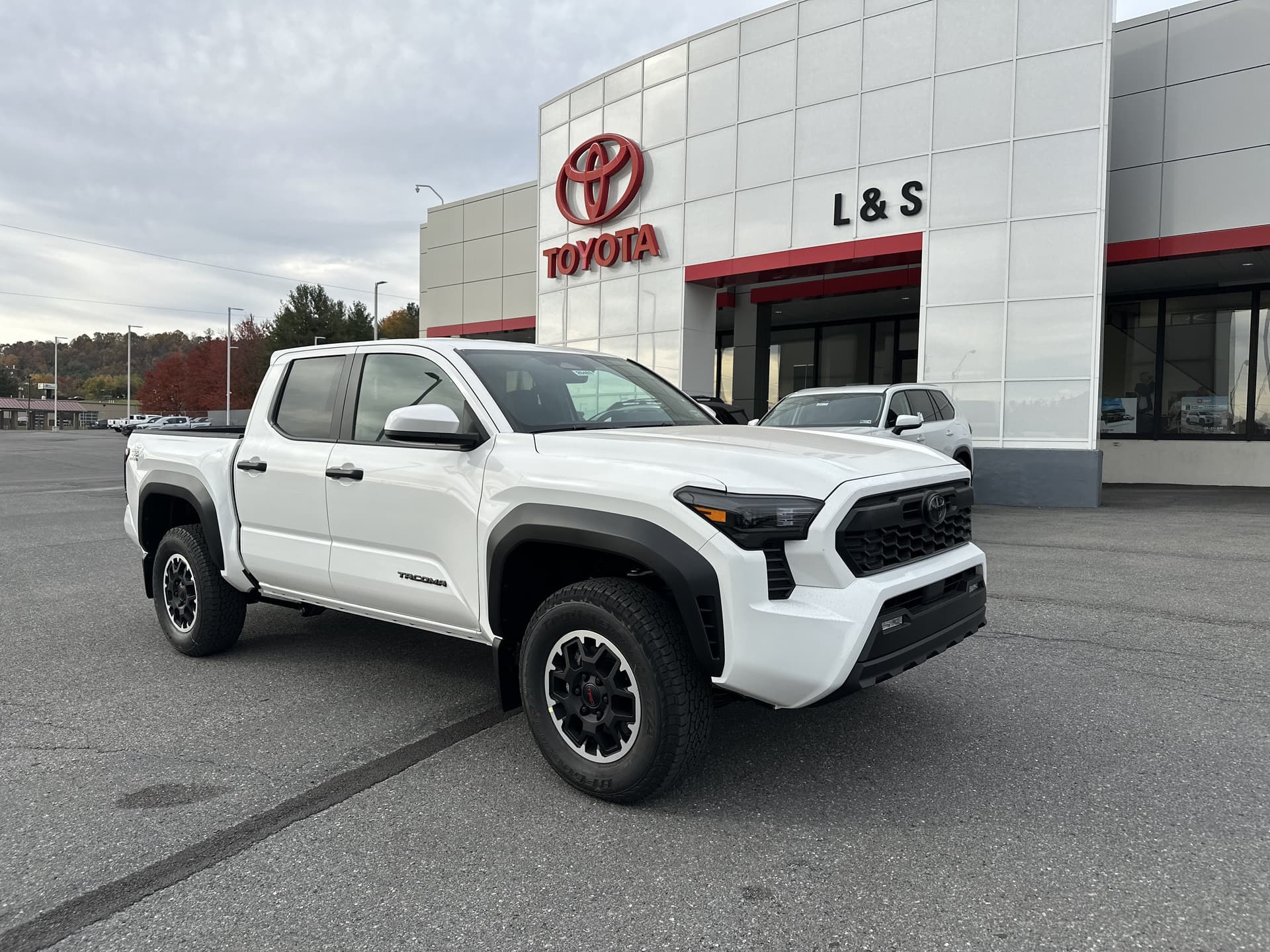 2026 Toyota Tacoma 4WD TRD Off Road — photo 1 of 33