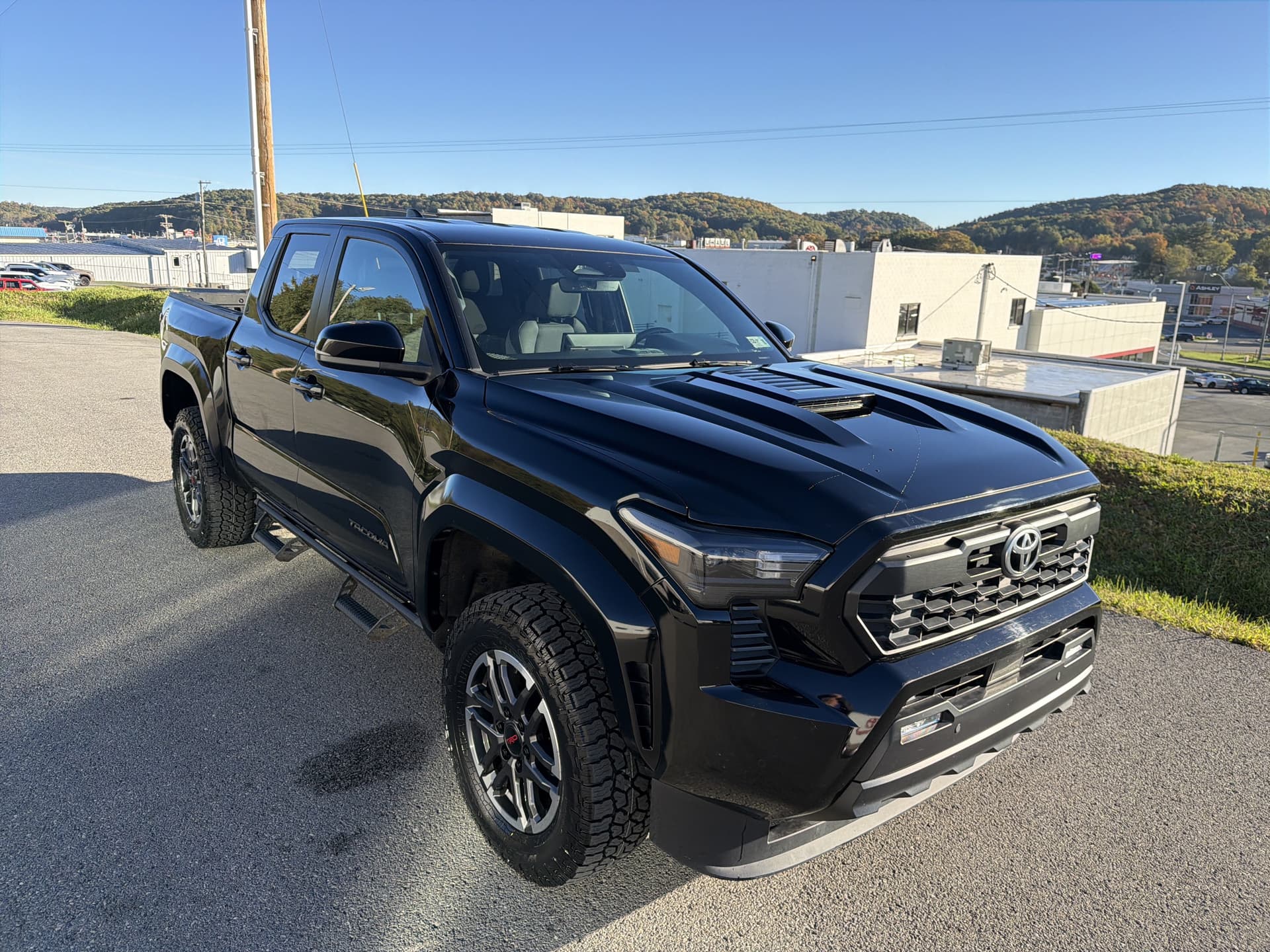 2024 Toyota Tacoma 4WD TRD Sport — photo 1 of 24