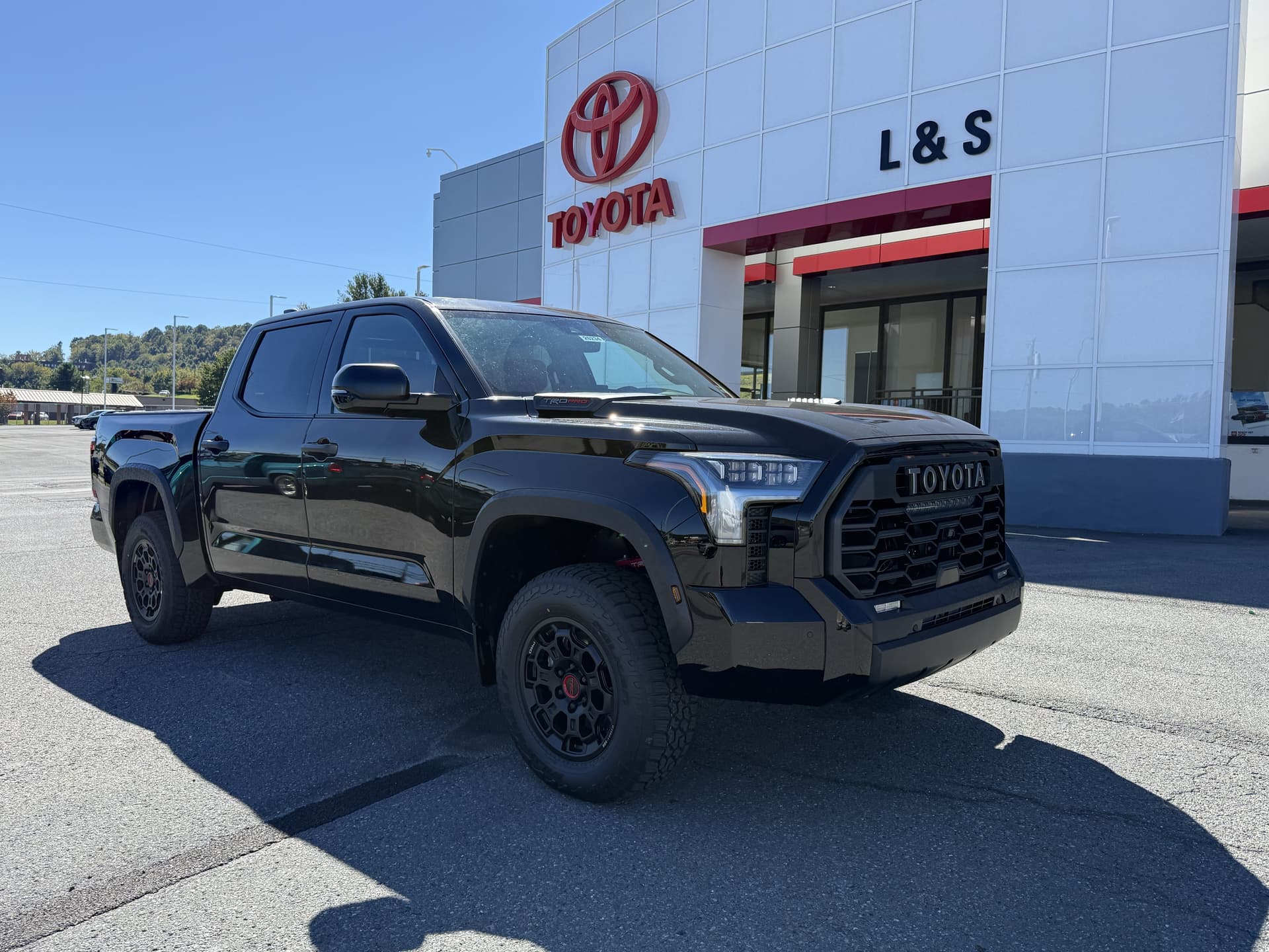 2026 Toyota Tundra 4WD Base — photo 1 of 33