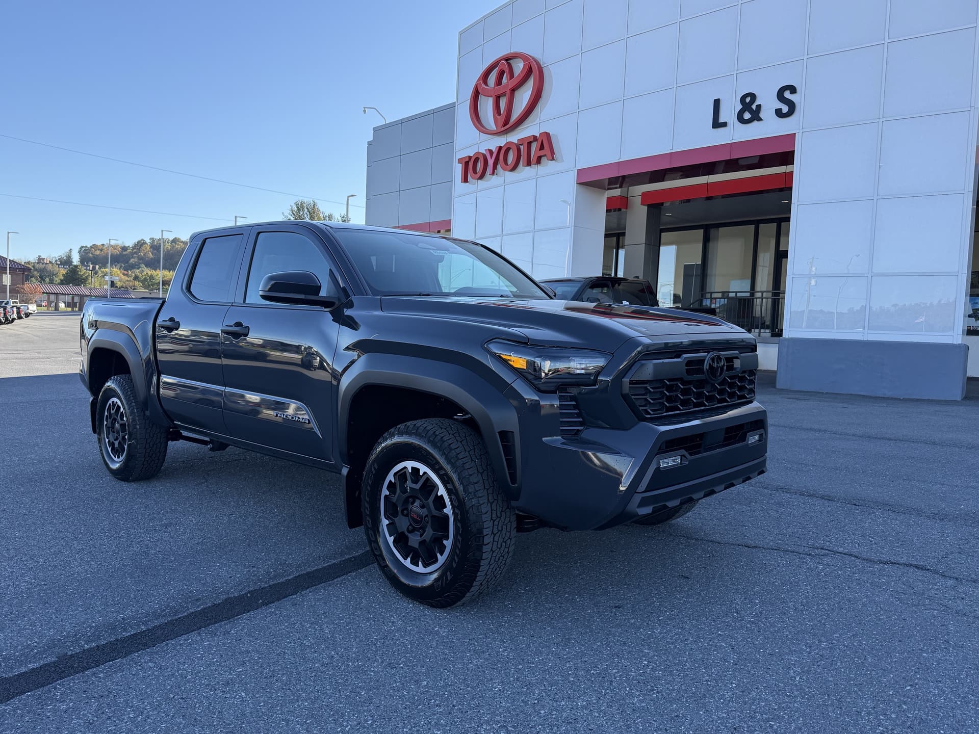 2026 Toyota Tacoma 4WD TRD Off Road — photo 1 of 33