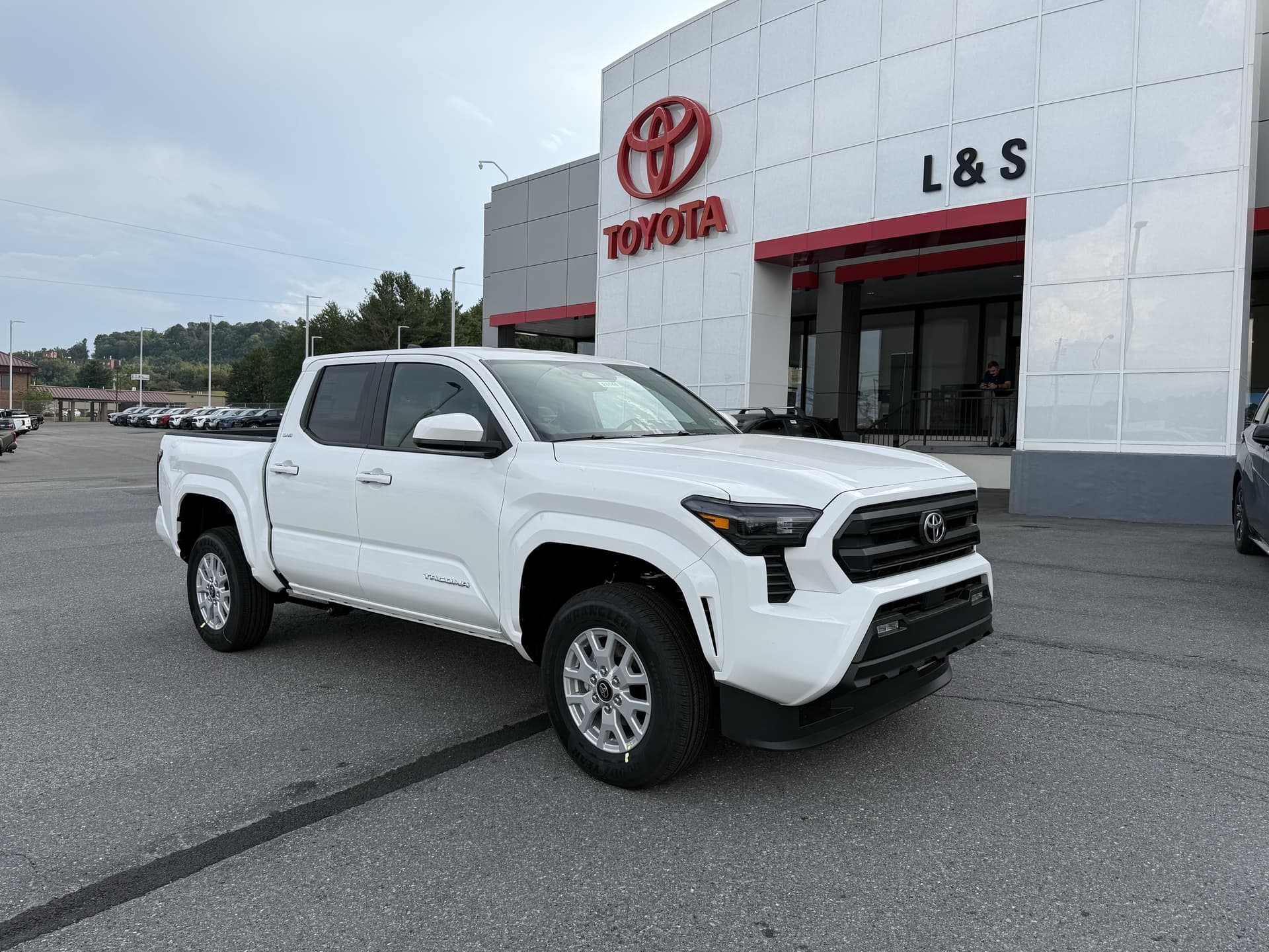 2026 Toyota Tacoma 4WD SR5 — photo 1 of 25