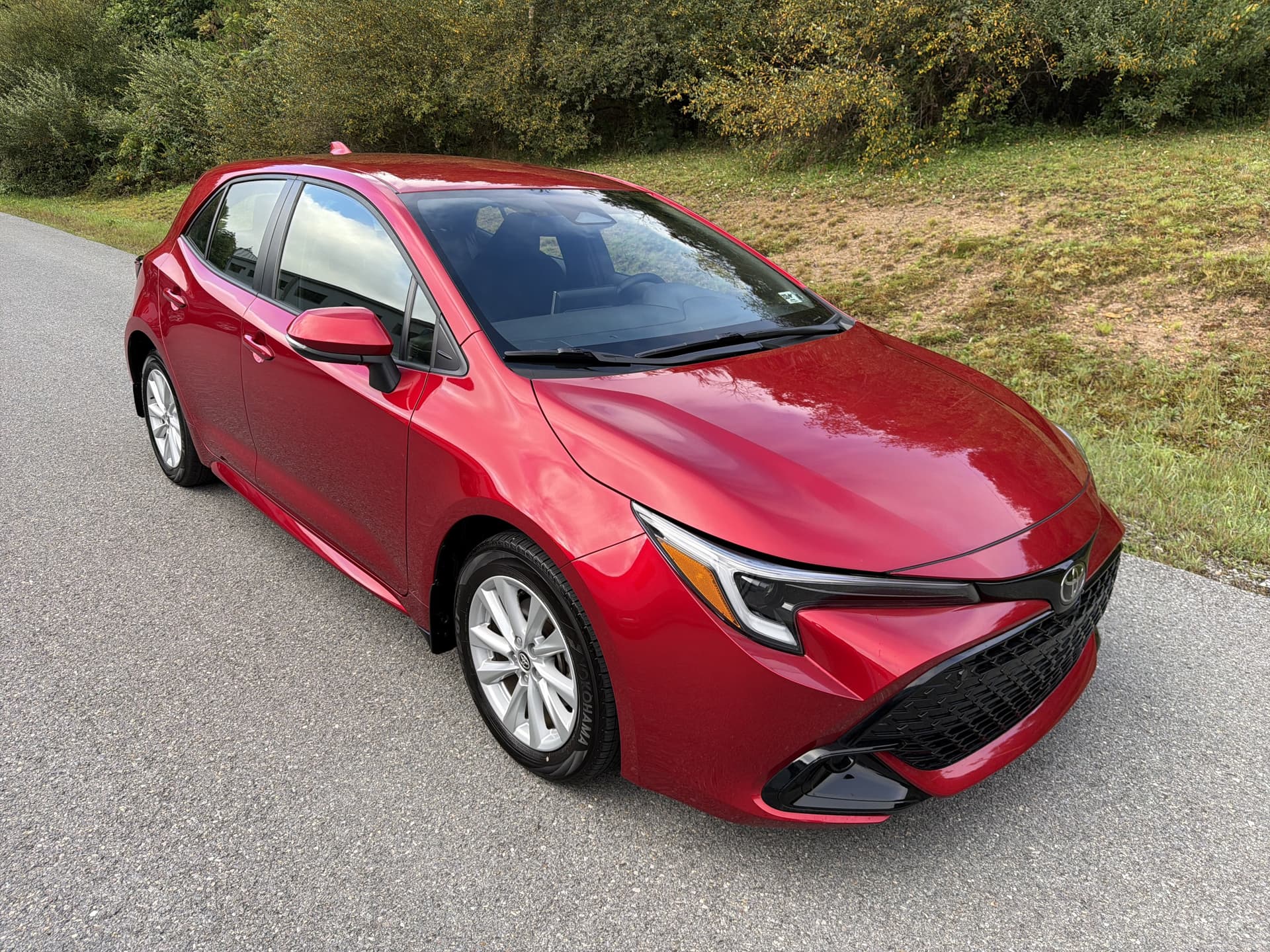 2025 Toyota Corolla Hatchback SE — photo 1 of 4