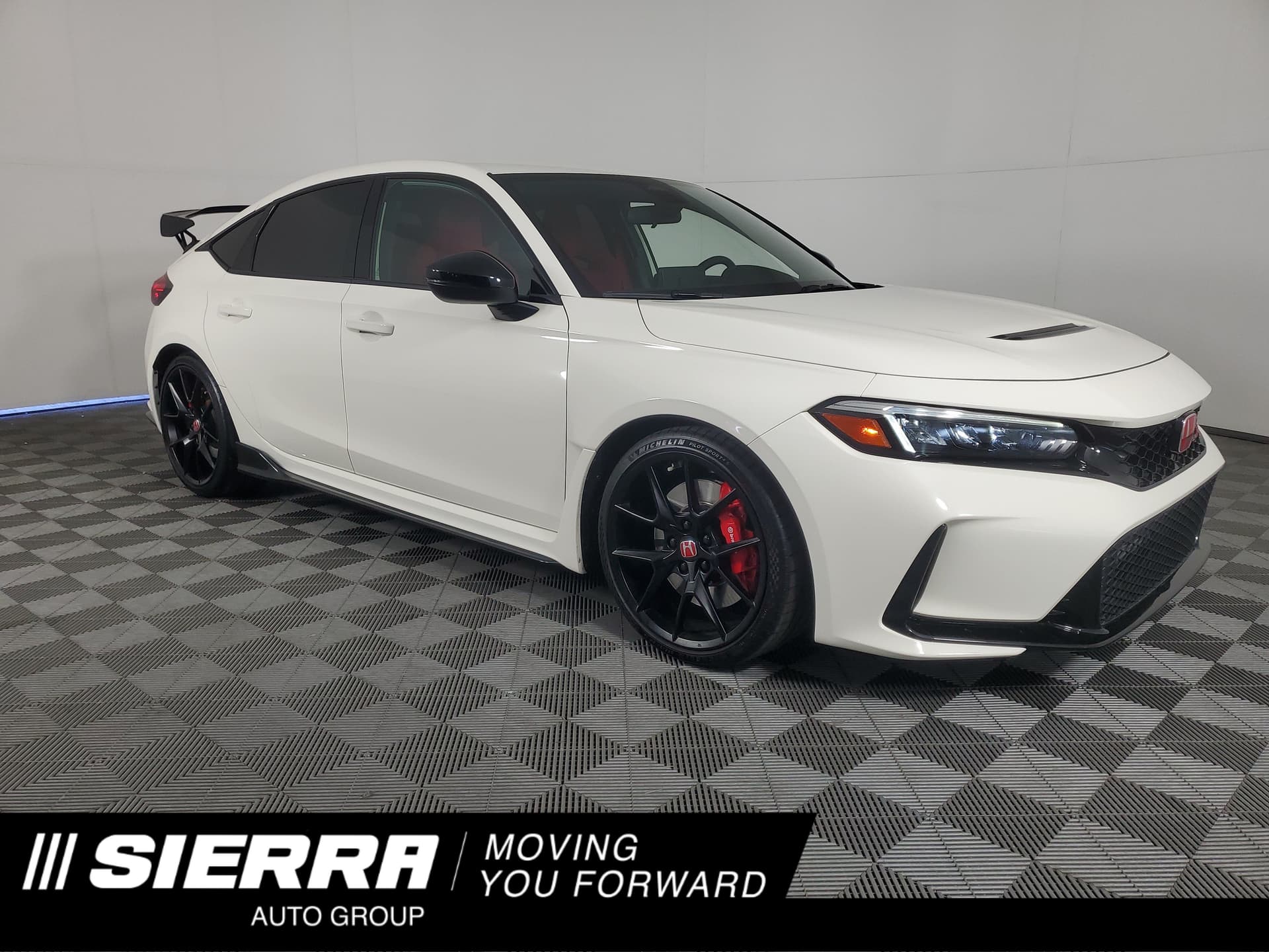 2024 Honda Civic Type R Base — photo 1 of 40