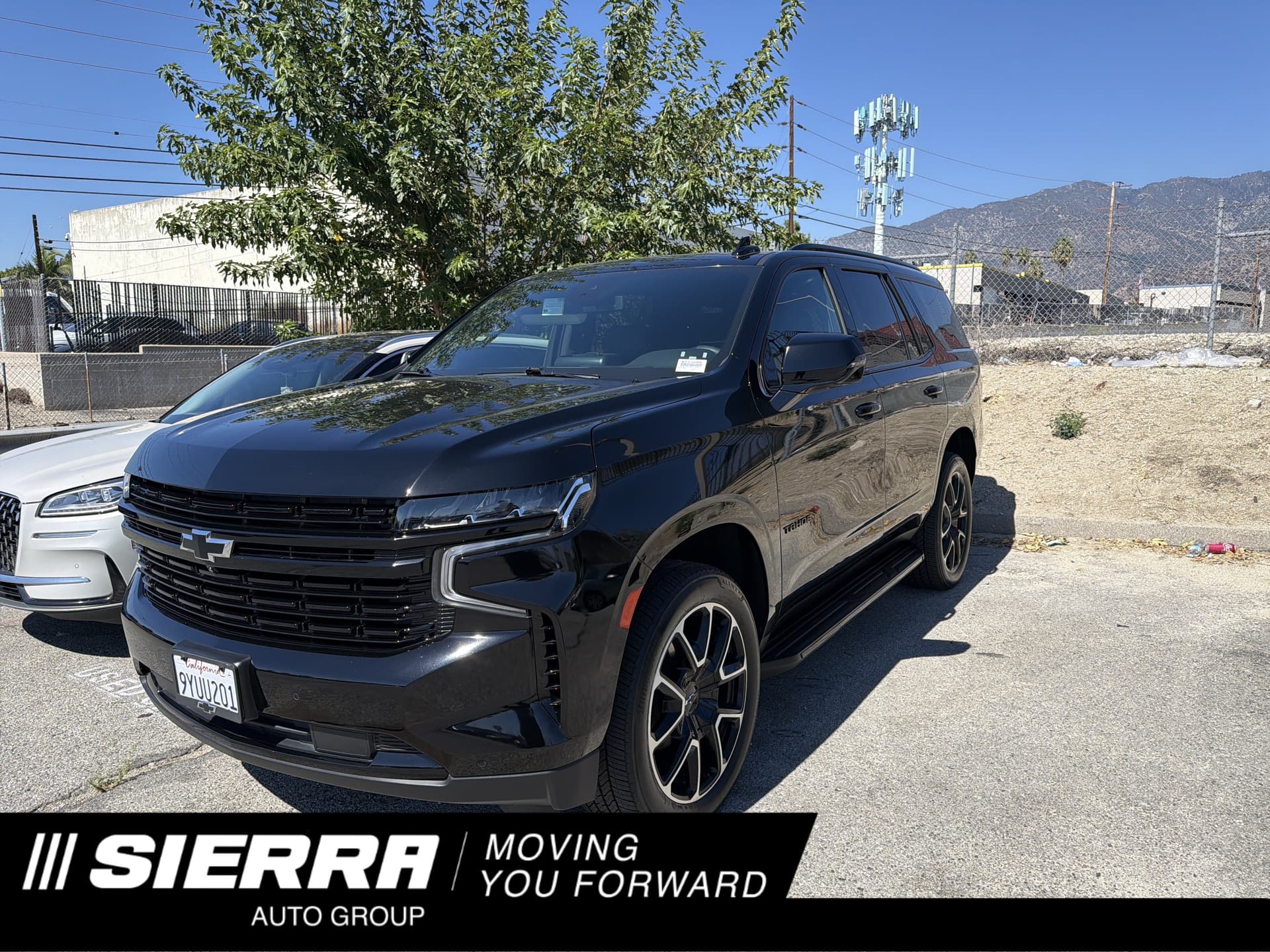 2024 Chevrolet Tahoe RST — photo 1 of 4