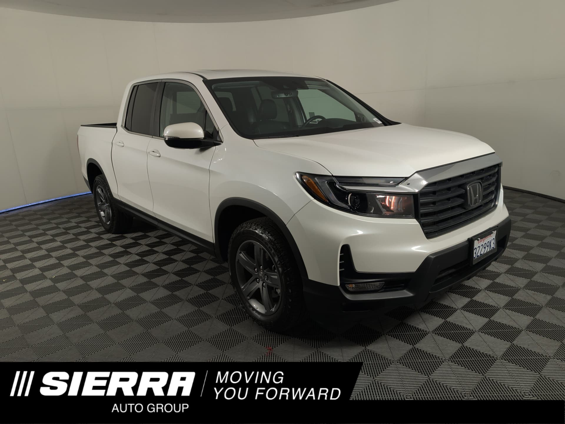 2023 Honda Ridgeline Base — photo 1 of 35