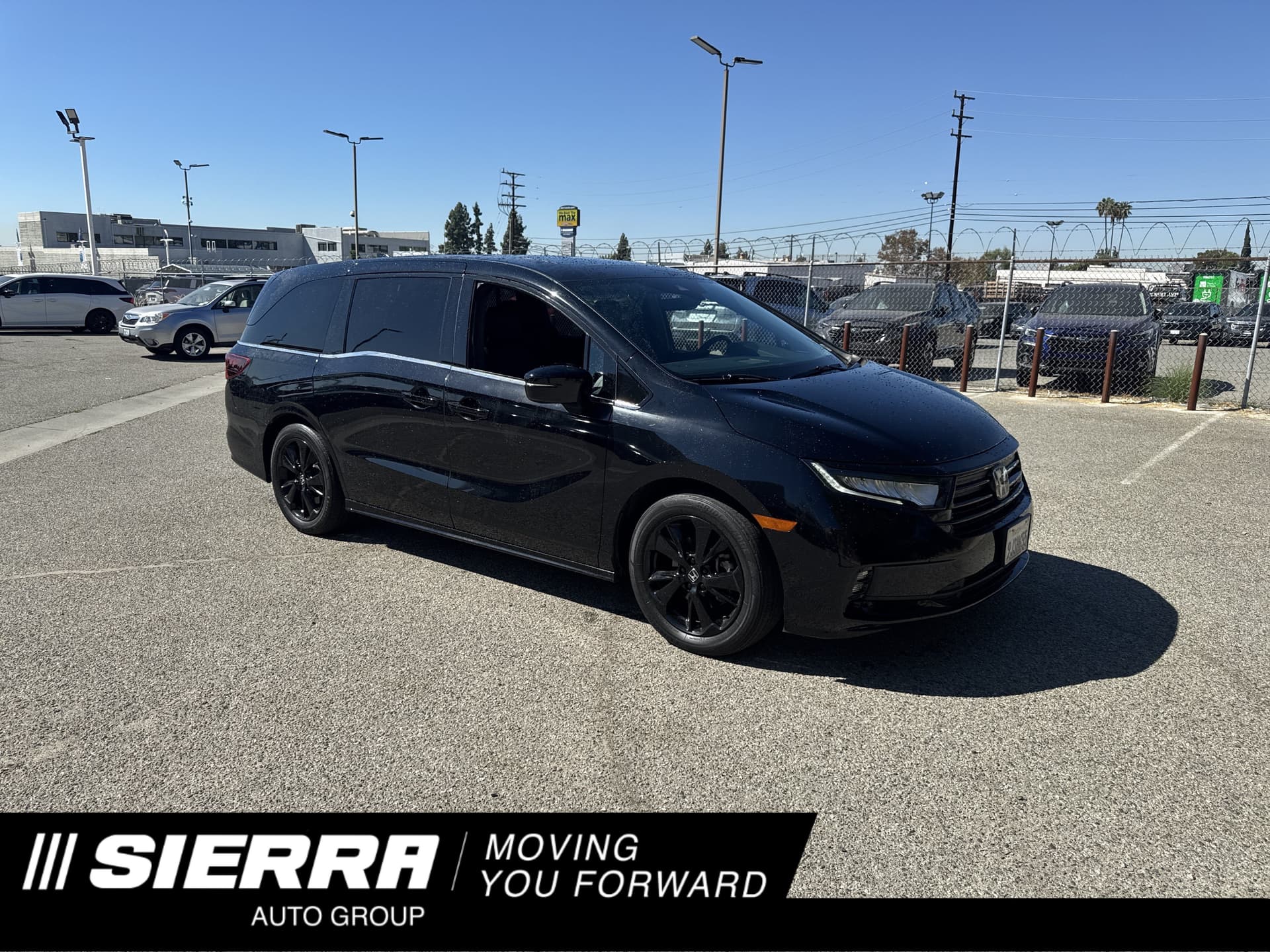 2023 Honda Odyssey Sport — photo 1 of 10