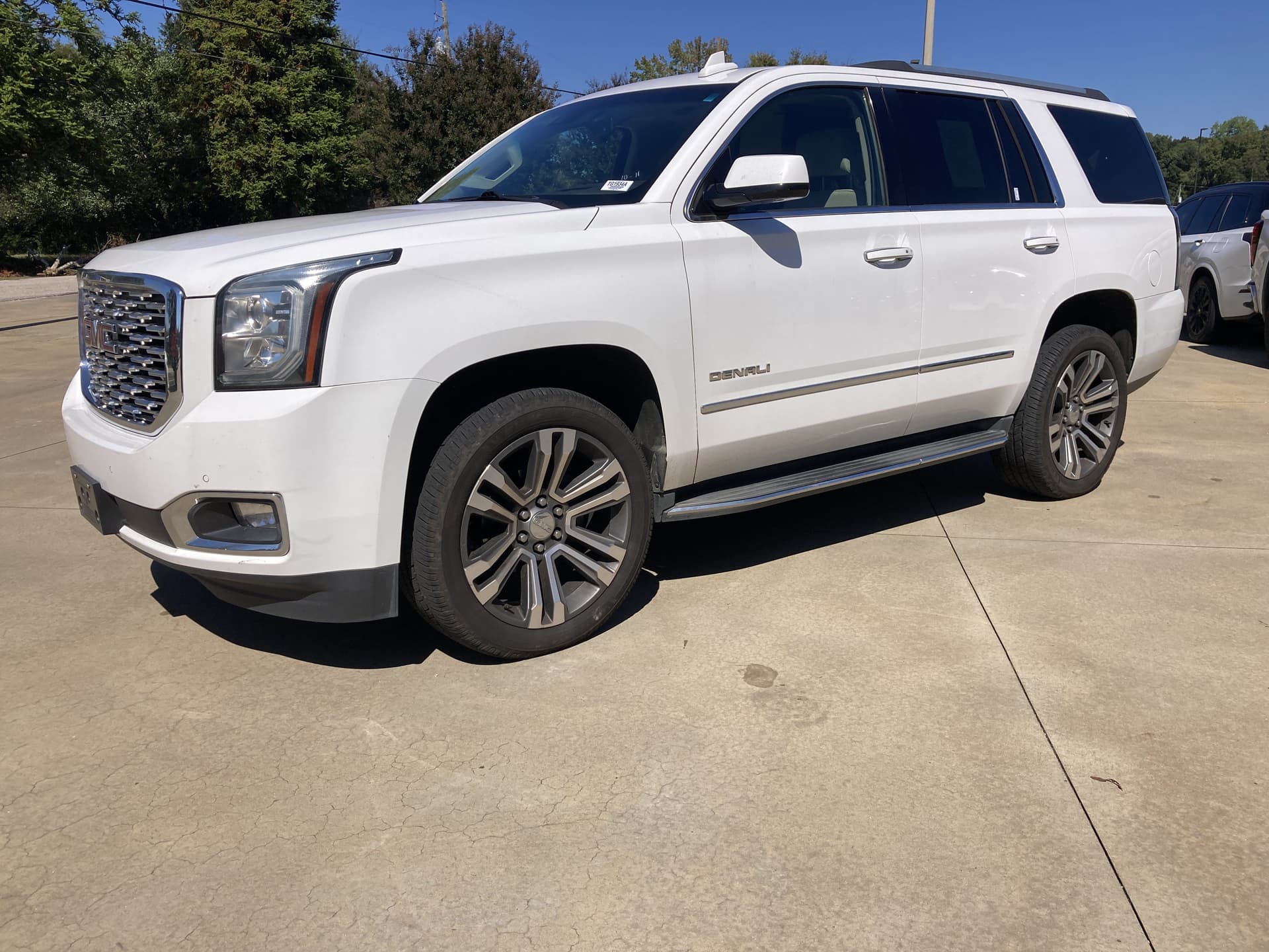 2018 GMC Yukon Denali — photo 1 of 3
