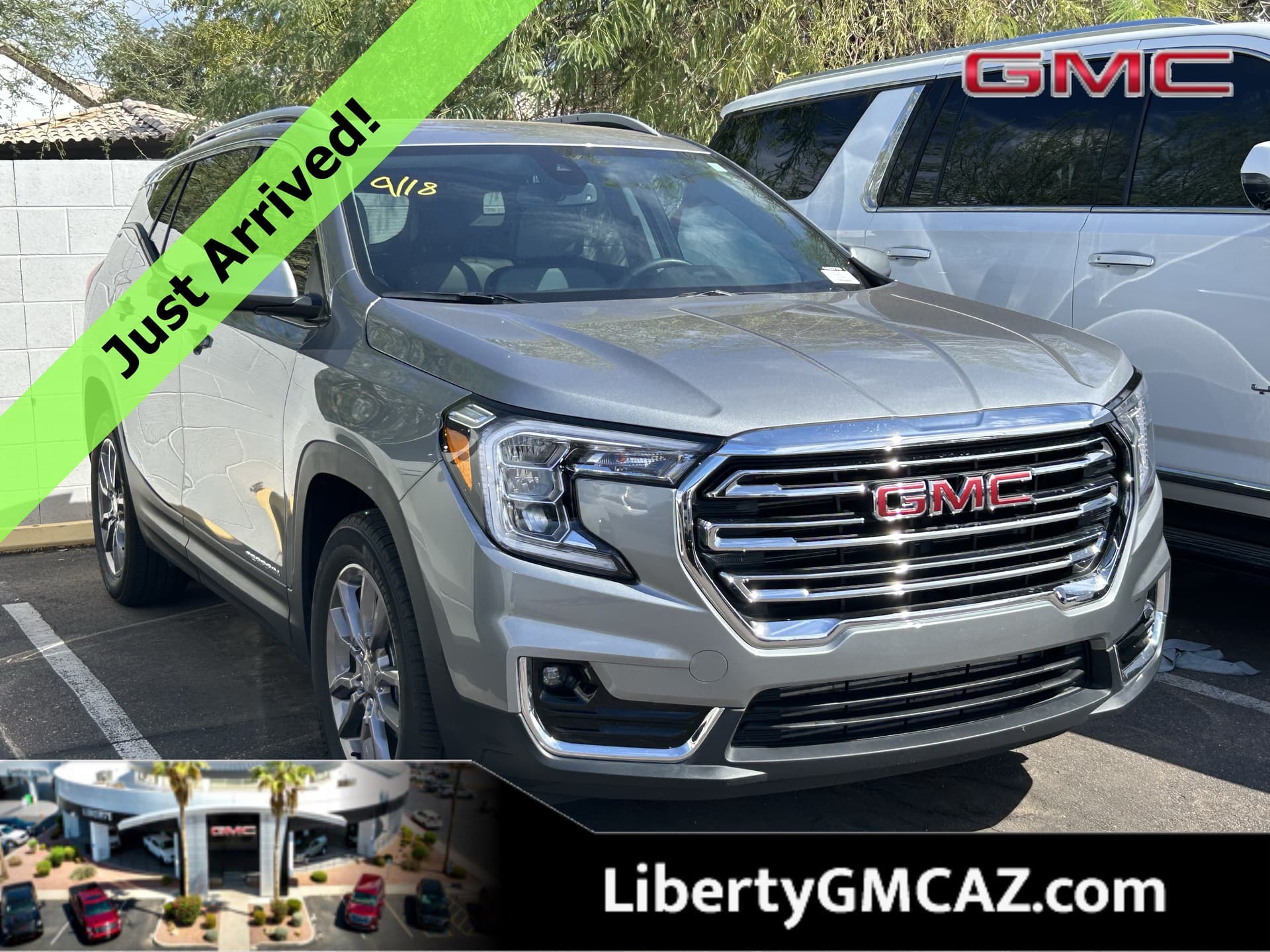 2024 GMC Terrain SLT — photo 1 of 20