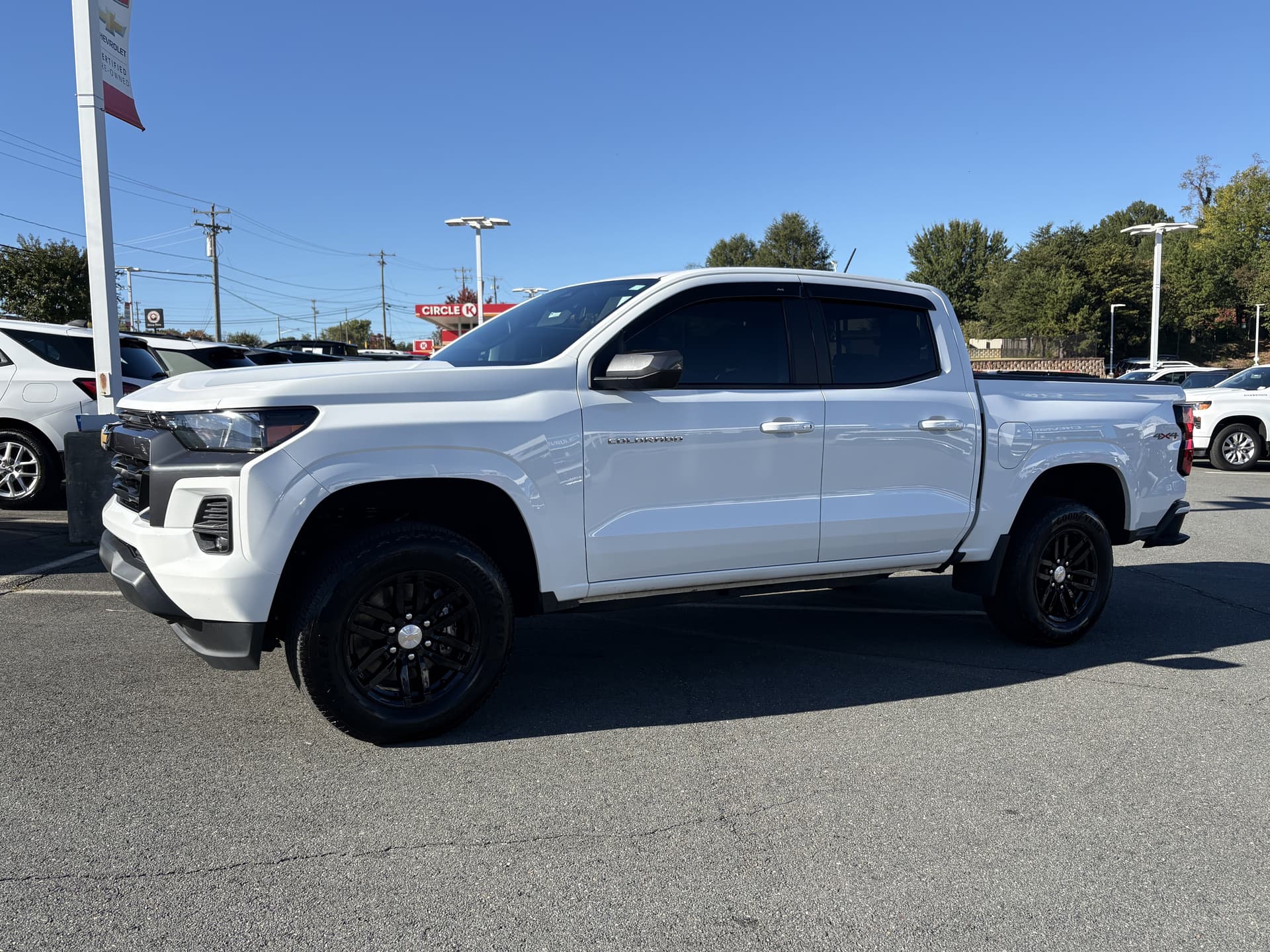 2024 Chevrolet Colorado Base — photo 1 of 28