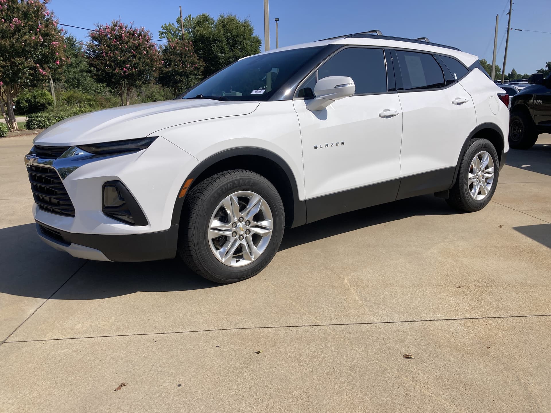 2021 Chevrolet Blazer LT — photo 1 of 3