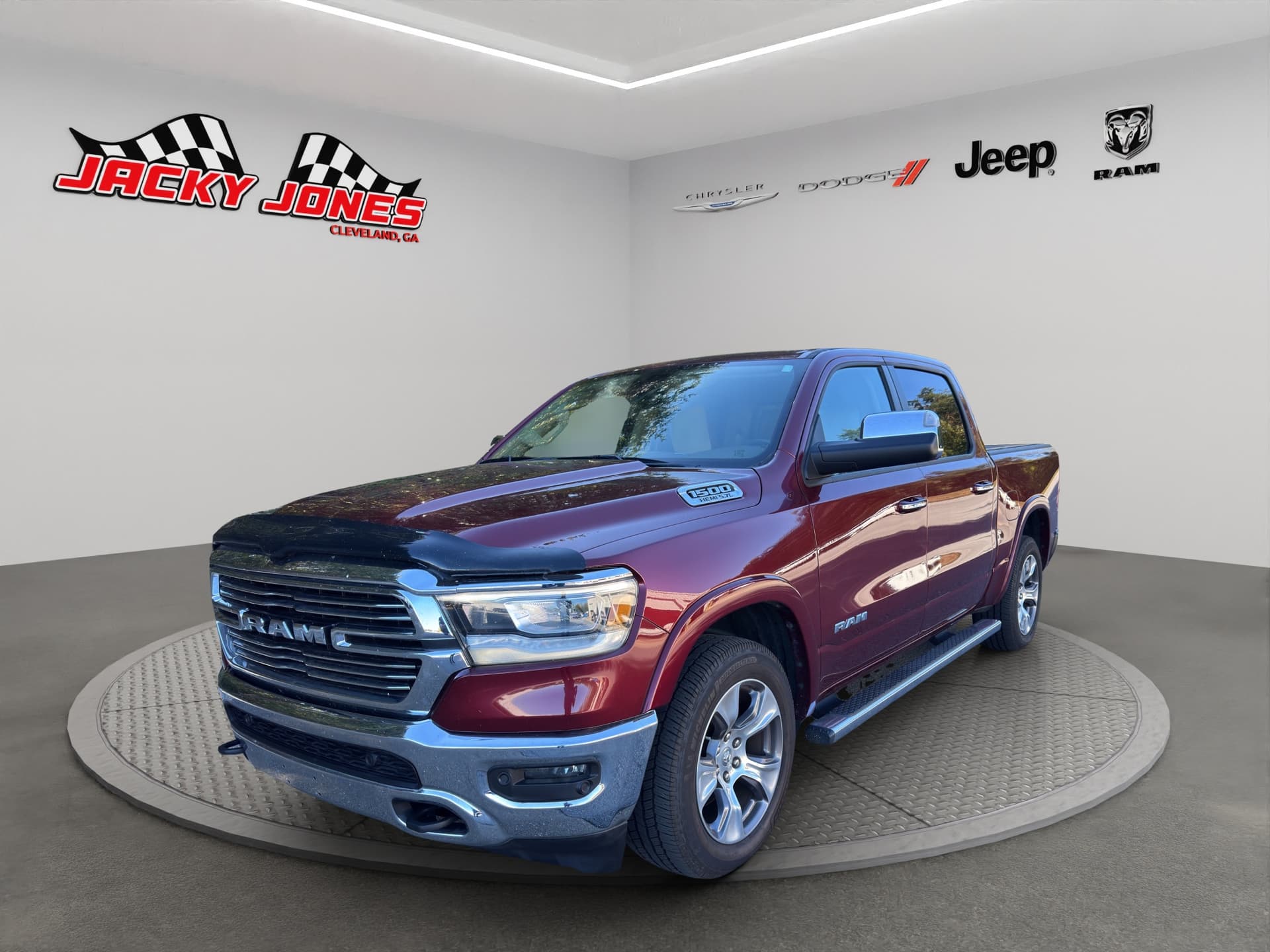 2020 RAM 1500 Laramie — photo 1 of 13