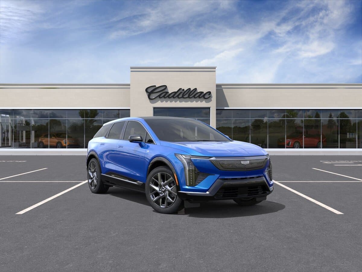 2027 Cadillac OPTIQ Premium Luxury — photo 1 of 24