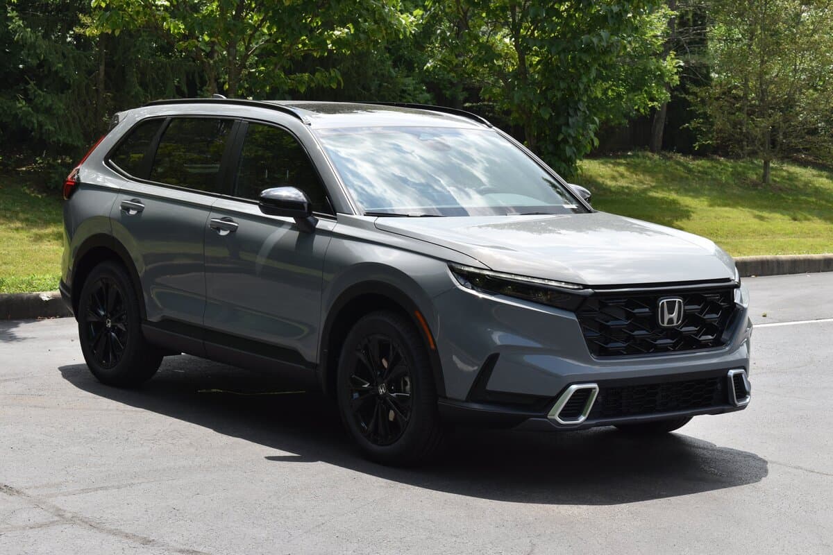 2026 Honda CR-V Hybrid Sport Touring — photo 1 of 29