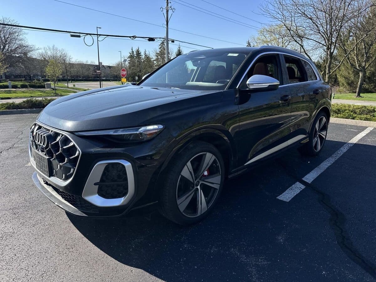 2025 Audi SQ5 Premium Plus — photo 1 of 32