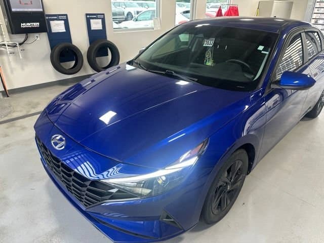 2021 Hyundai Elantra SEL — photo 1 of 20