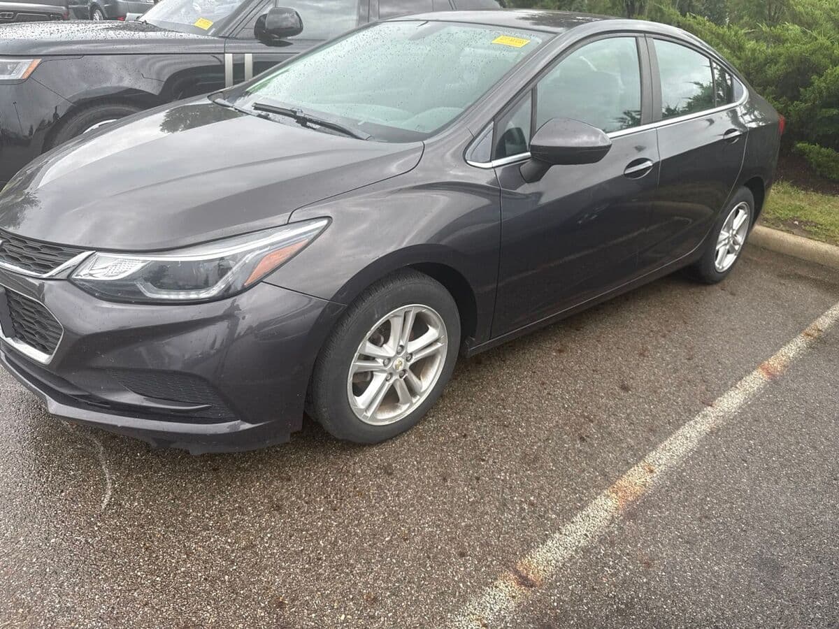 2016 Chevrolet Cruze LT — photo 1 of 4