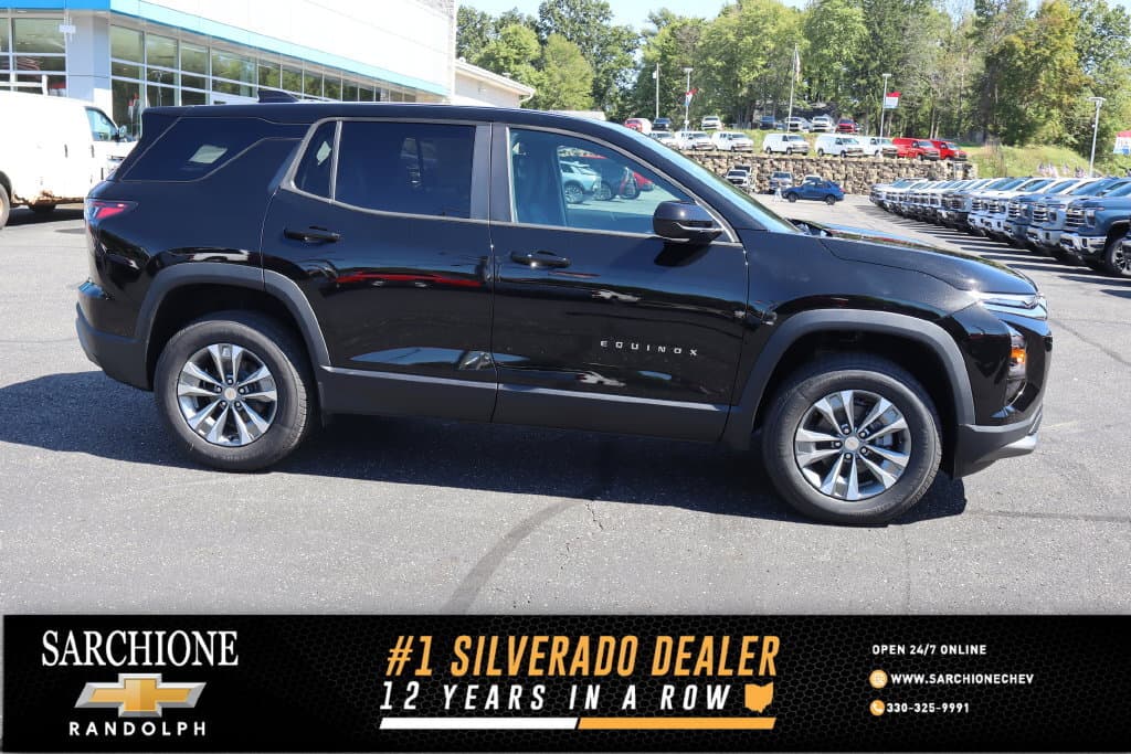 2027 Chevrolet Equinox FWD LT — photo 1 of 28