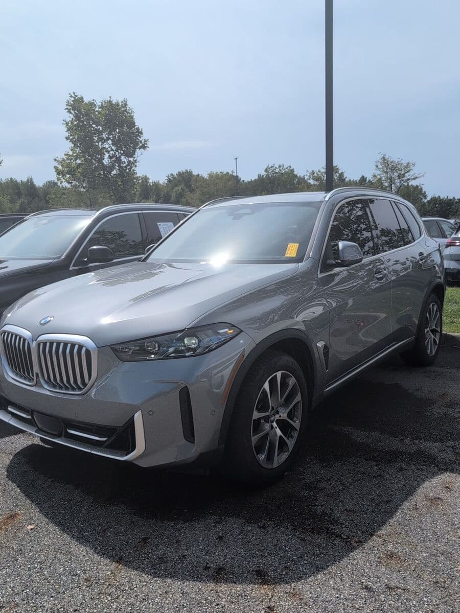 2026 BMW X5 xDrive40i — photo 1 of 13