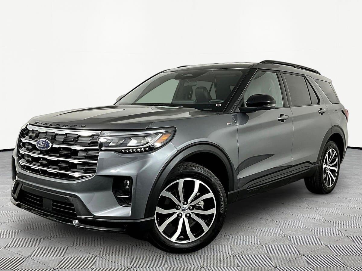 2025 Ford Explorer ST-Line — photo 1 of 40