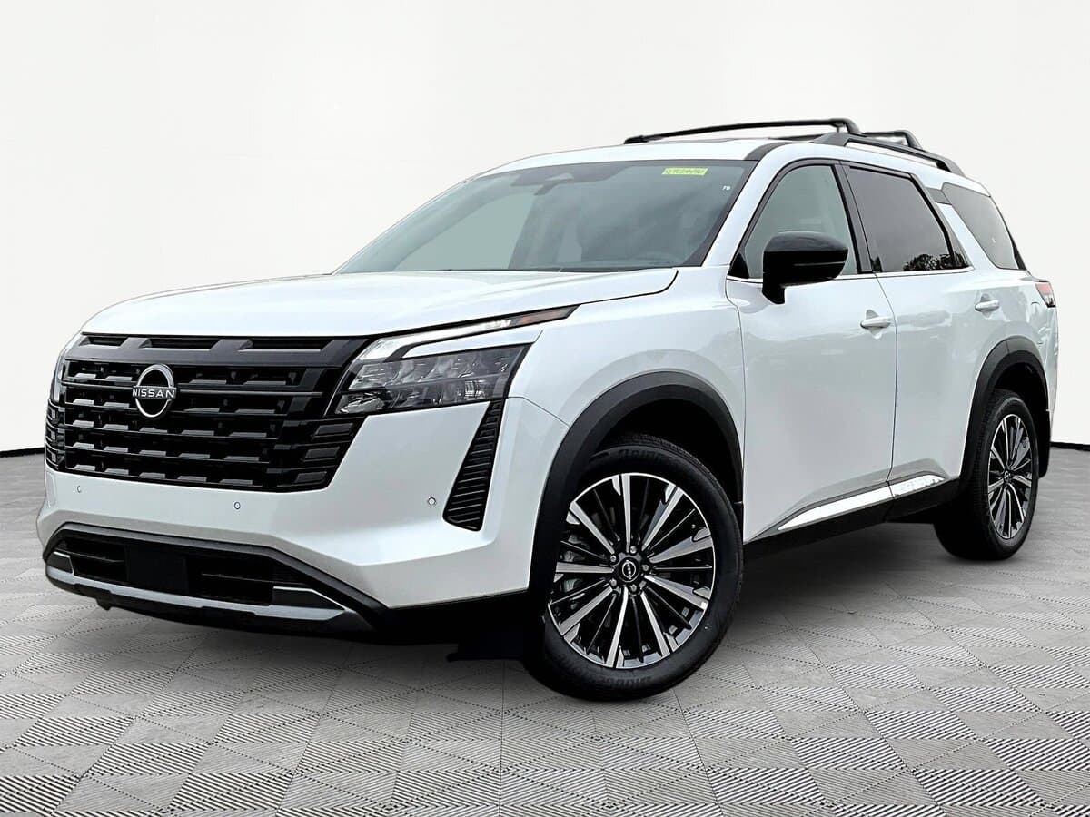 2026 Nissan Pathfinder Platinum — photo 1 of 21
