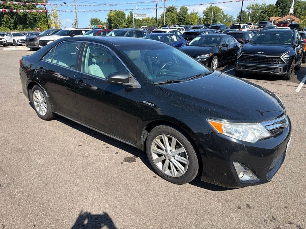 2013 Toyota Camry Hybrid XLE — photo 1 of 35