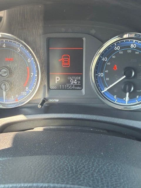 2018 Toyota Corolla LE — photo 1 of 24