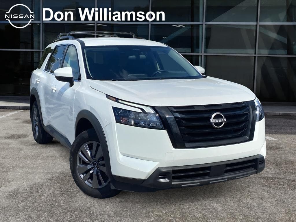 2025 Nissan Pathfinder SV — photo 1 of 31