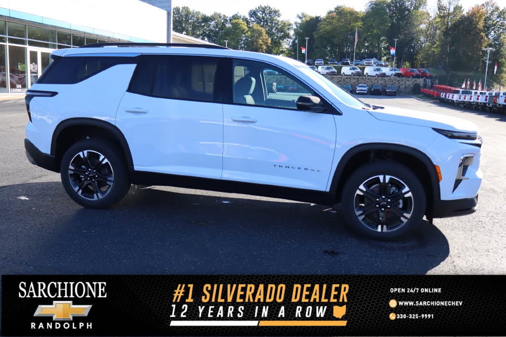 2027 Chevrolet Traverse AWD LT — photo 1 of 37