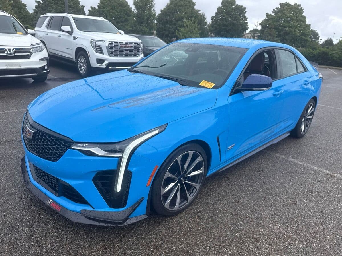 2023 Cadillac CT4 Base — photo 1 of 9