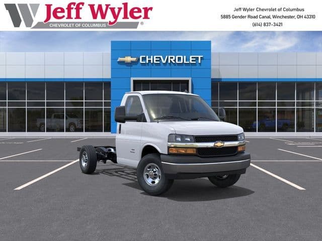 2026 Chevrolet Express Commercial Cutaway Base — photo 1 of 24