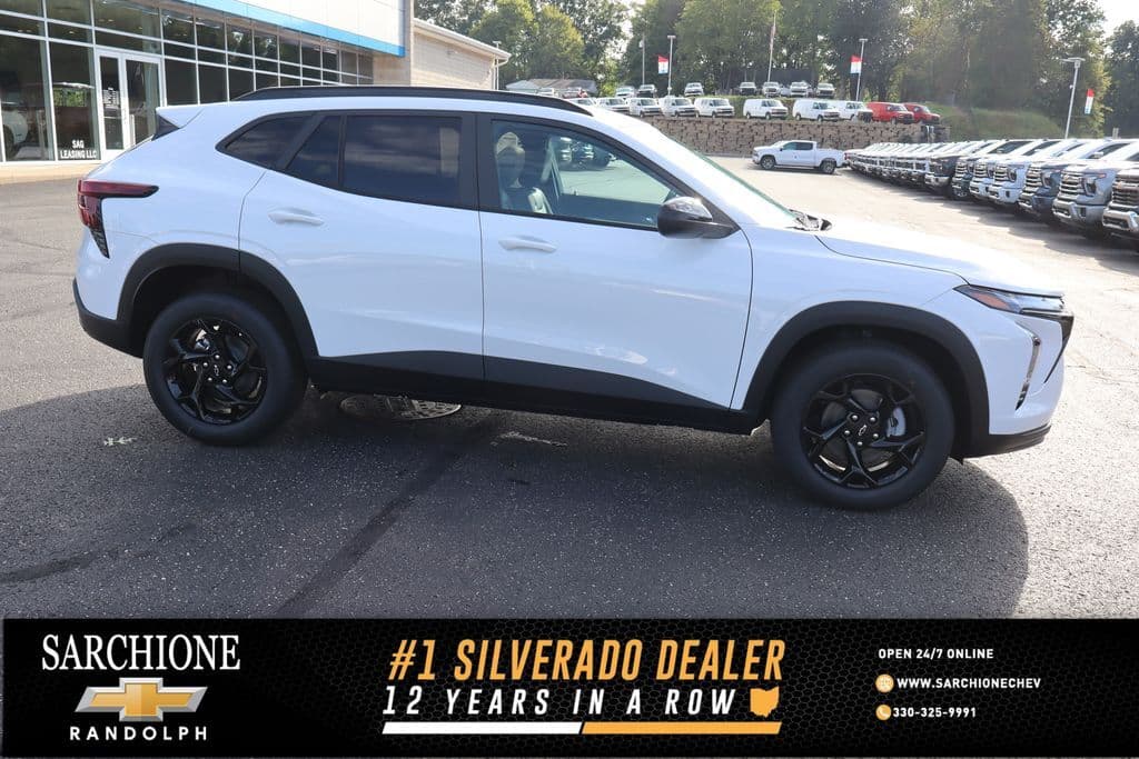 2026 Chevrolet Trax LT — photo 1 of 32