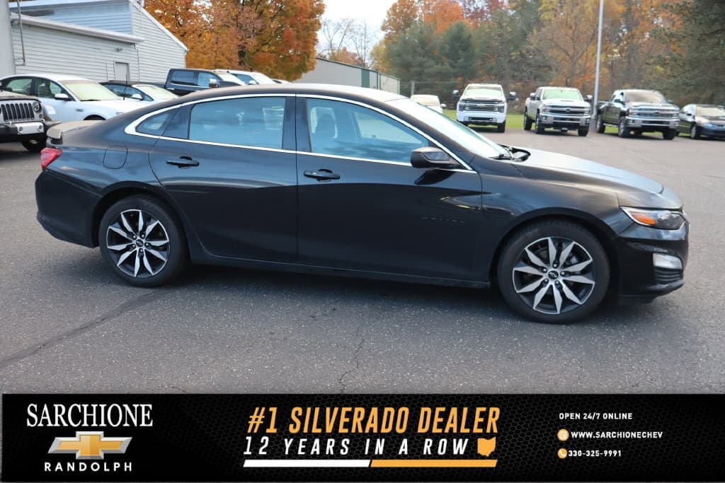 2021 Chevrolet Malibu RS — photo 1 of 4