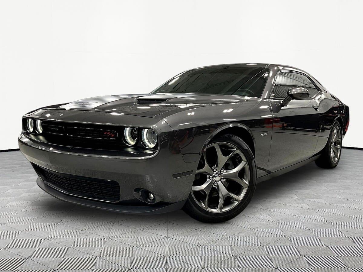 2016 Dodge Challenger R/T — photo 1 of 32