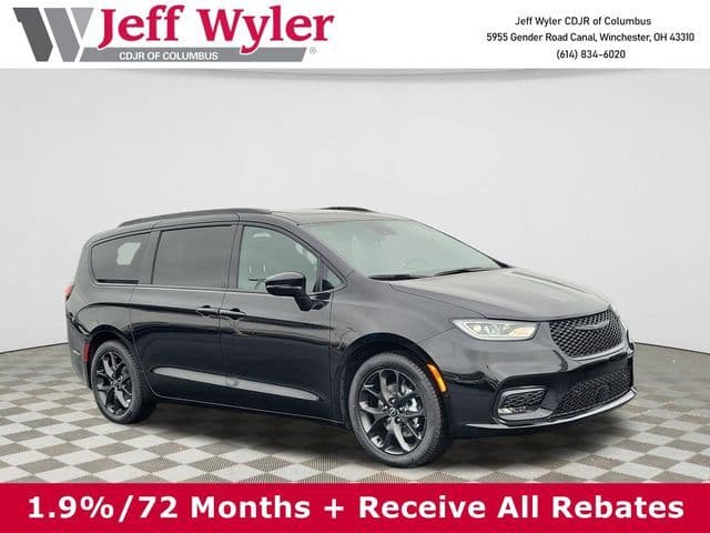 2026 Chrysler Pacifica Select — photo 1 of 15